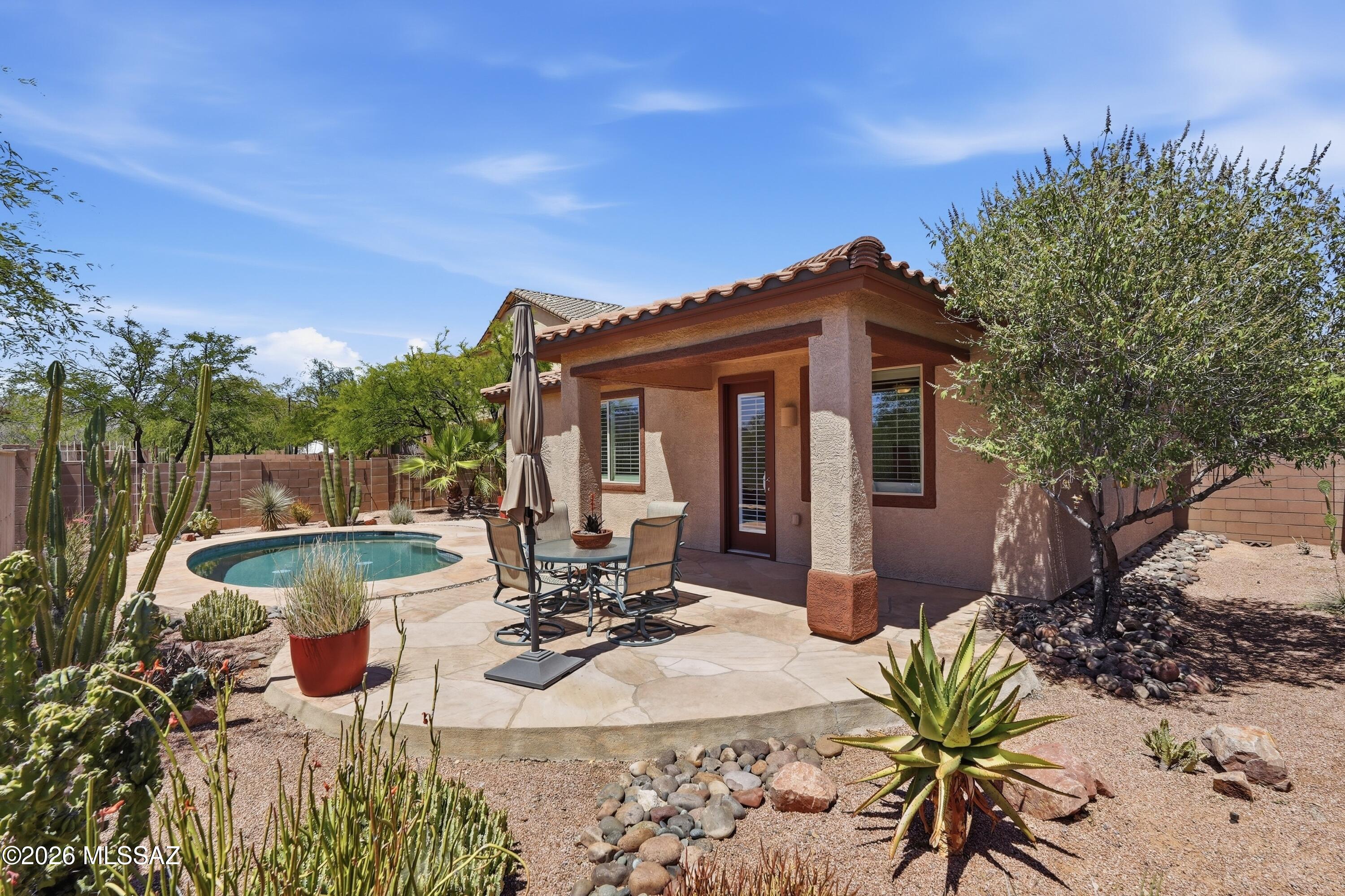 Rancho Vistoso NGHB 10 PCLS S,U & V - Residential