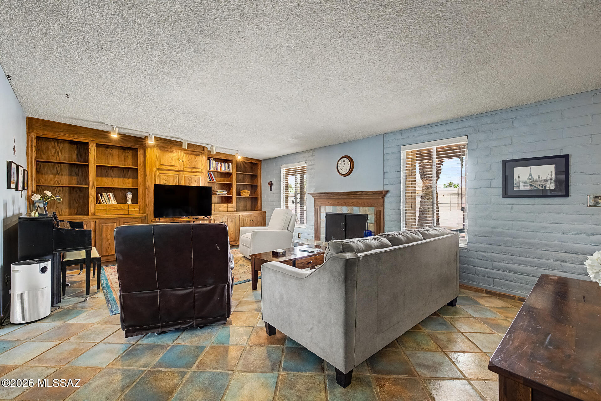 Broadway East (1-112) - Residential