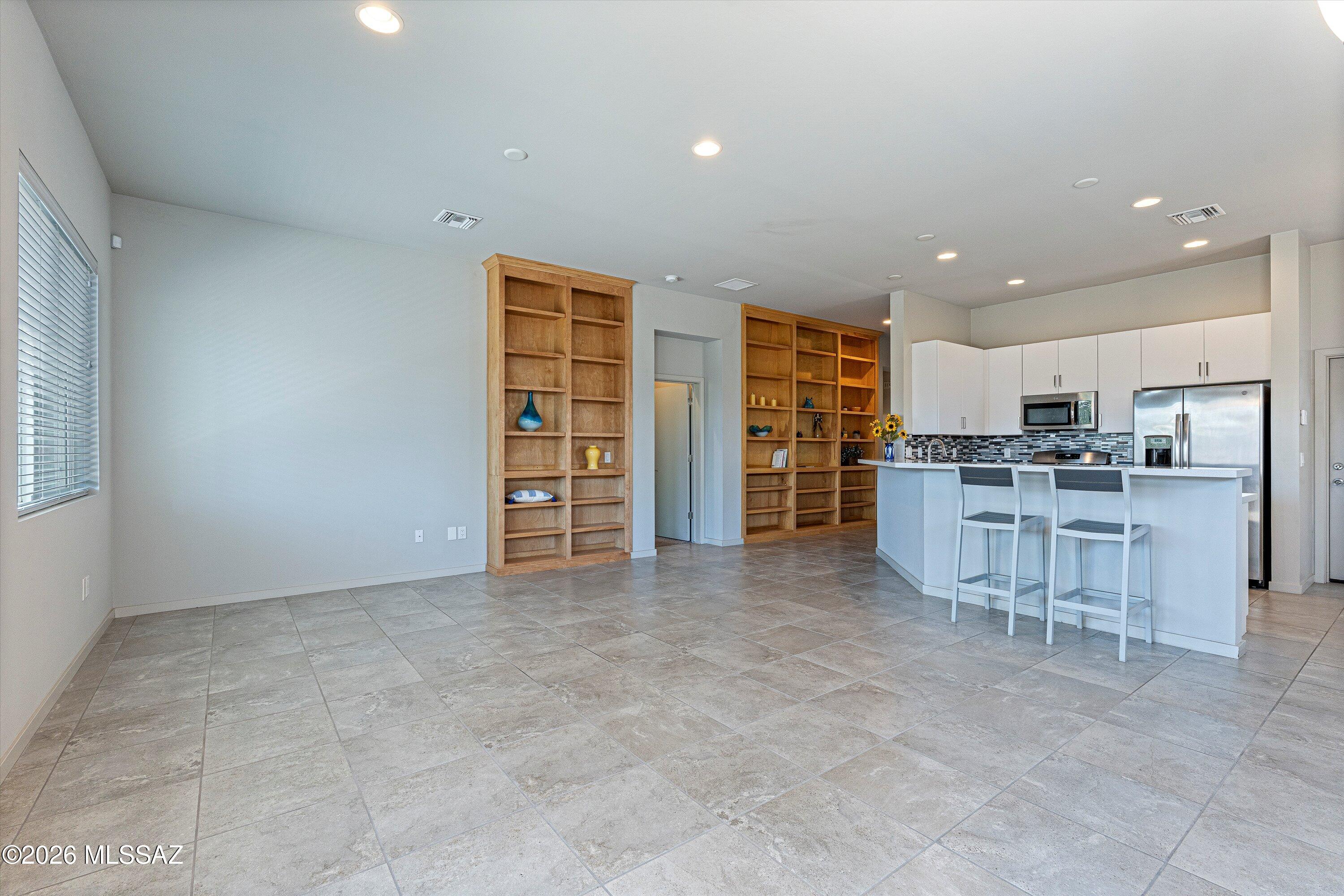 Elementary Place SQ20163230723 - Residential
