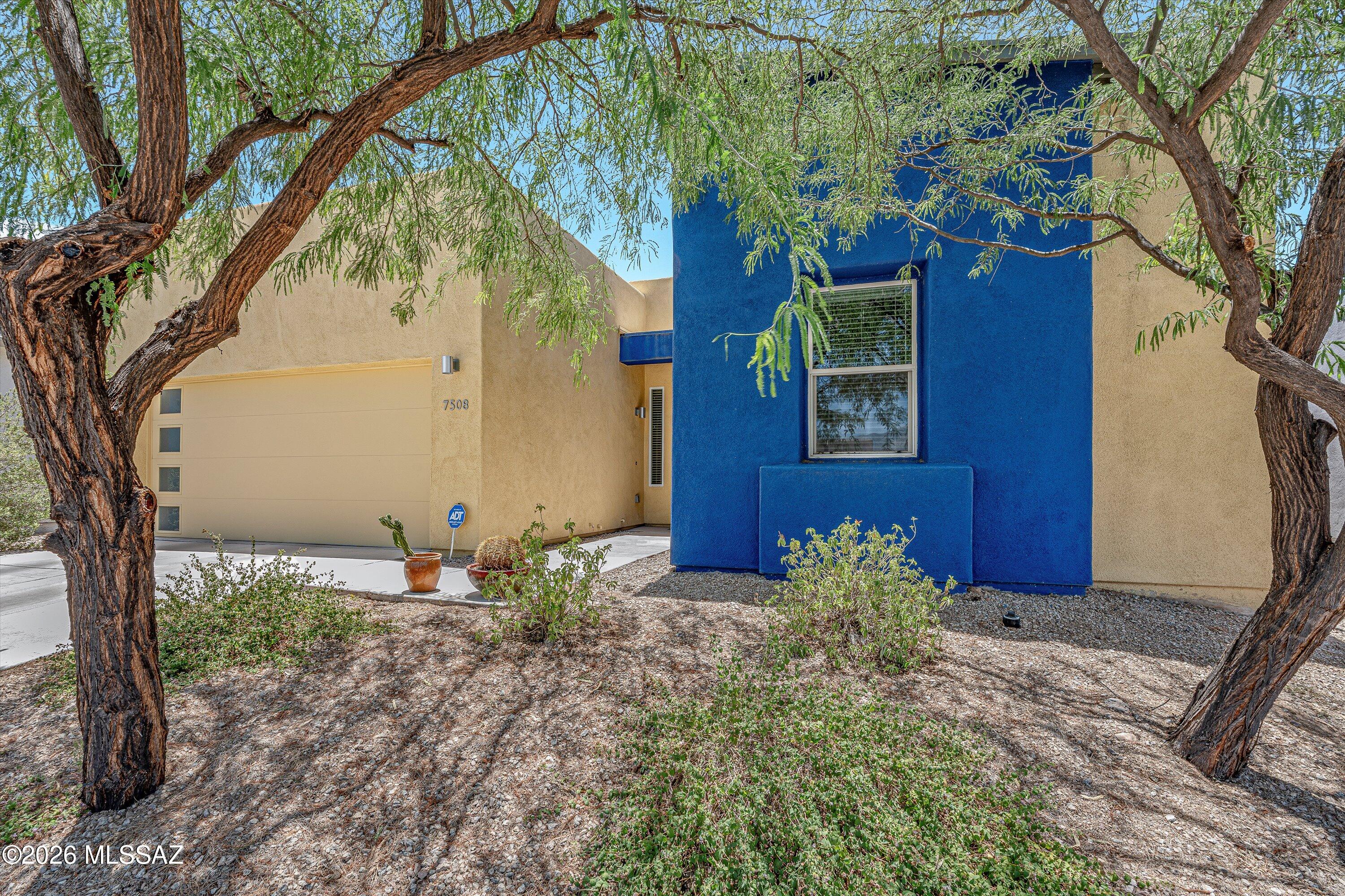 Elementary Place SQ20163230723 - Residential