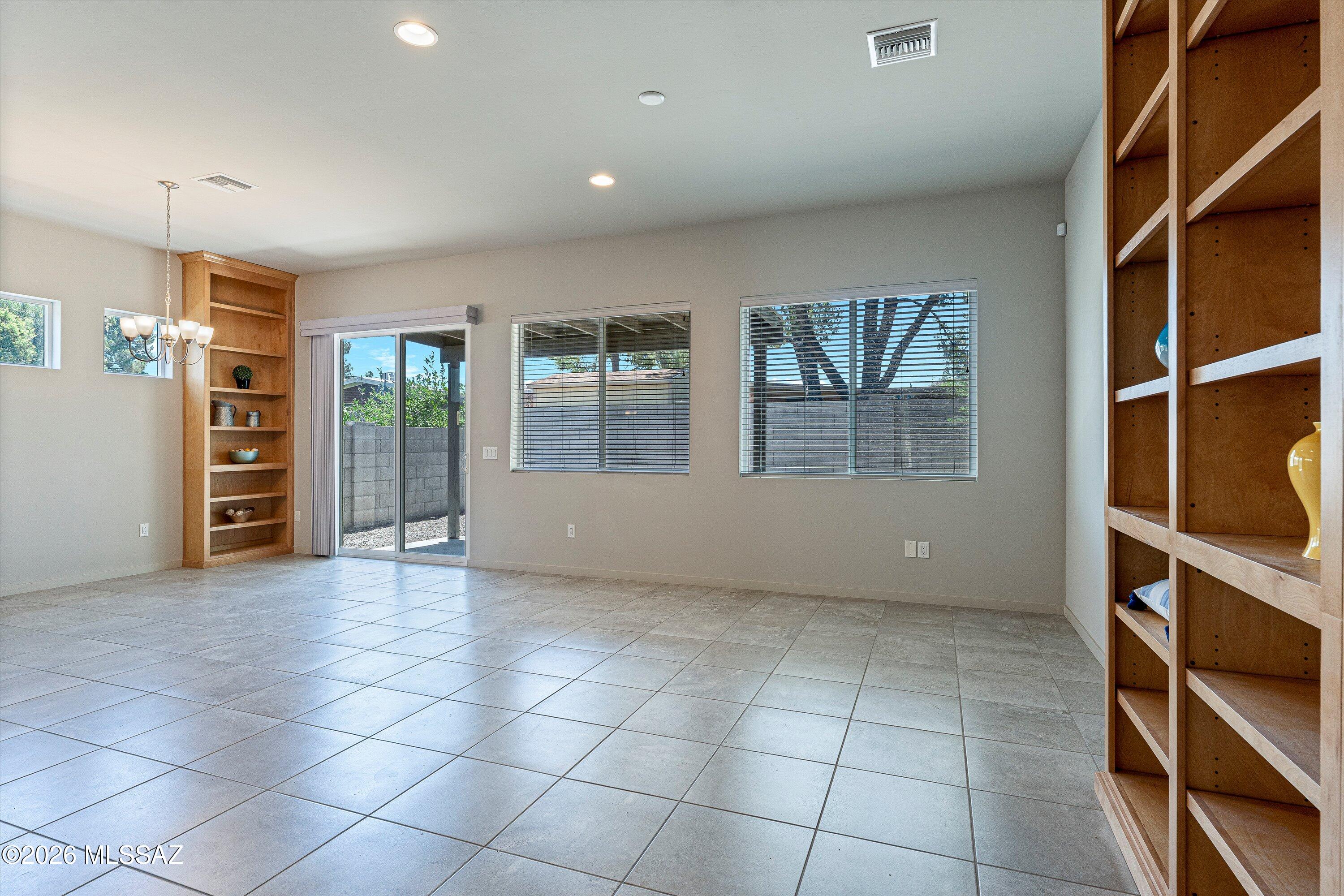 Elementary Place SQ20163230723 - Residential