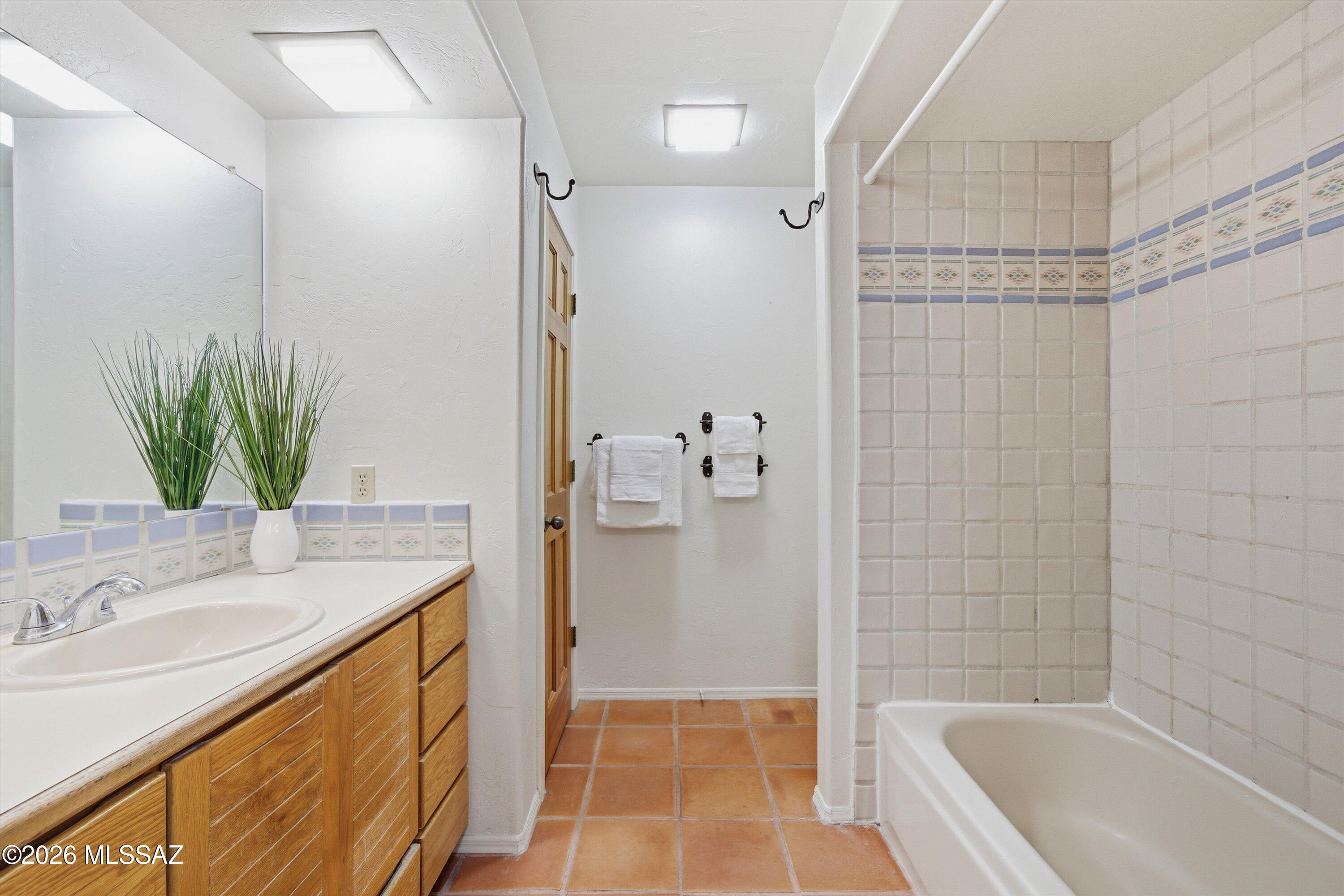 Tucson Racquet Club Th Resub - Residential