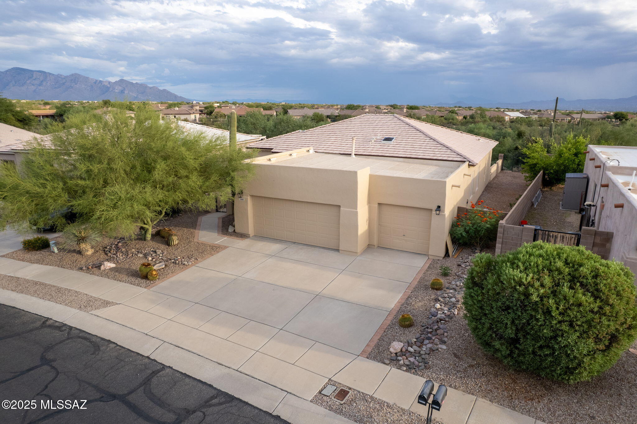 Bluffs At Dove Mountain (1-122) - Residential