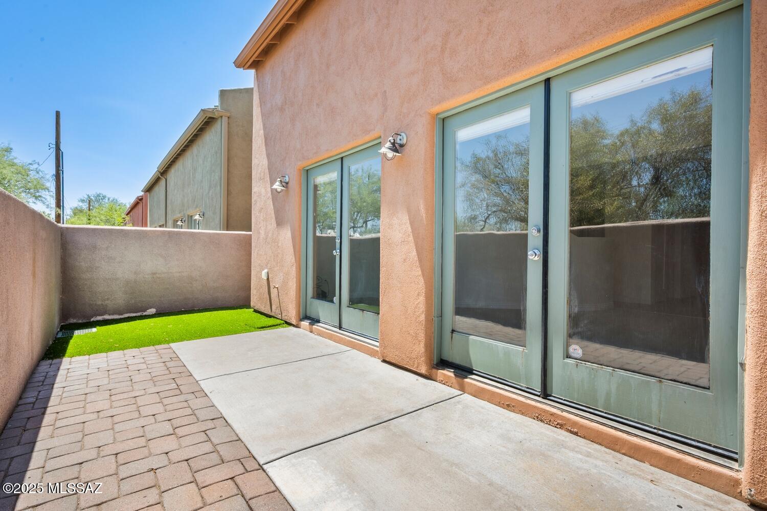 Olsen Condominiums Units 1-18 - Residential Lease