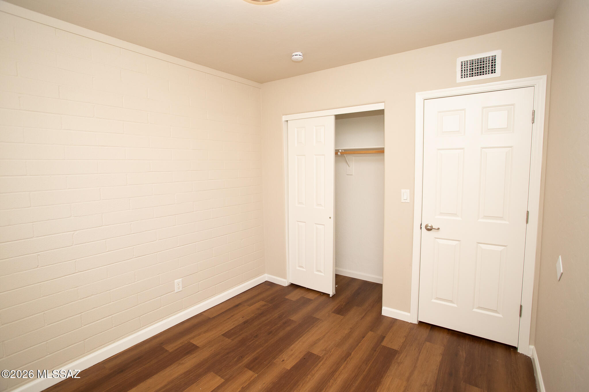 Villa Venice Condos - Residential