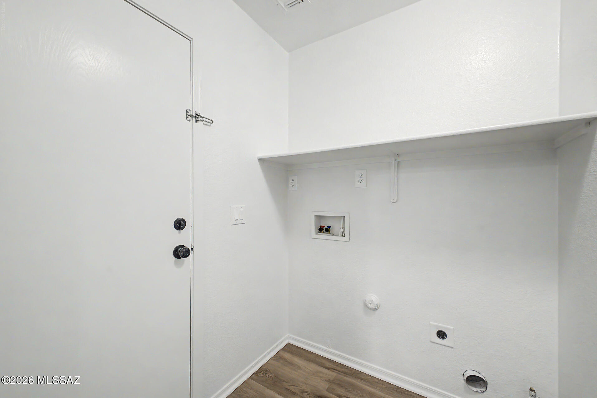 Black Horse (1-411) - Residential