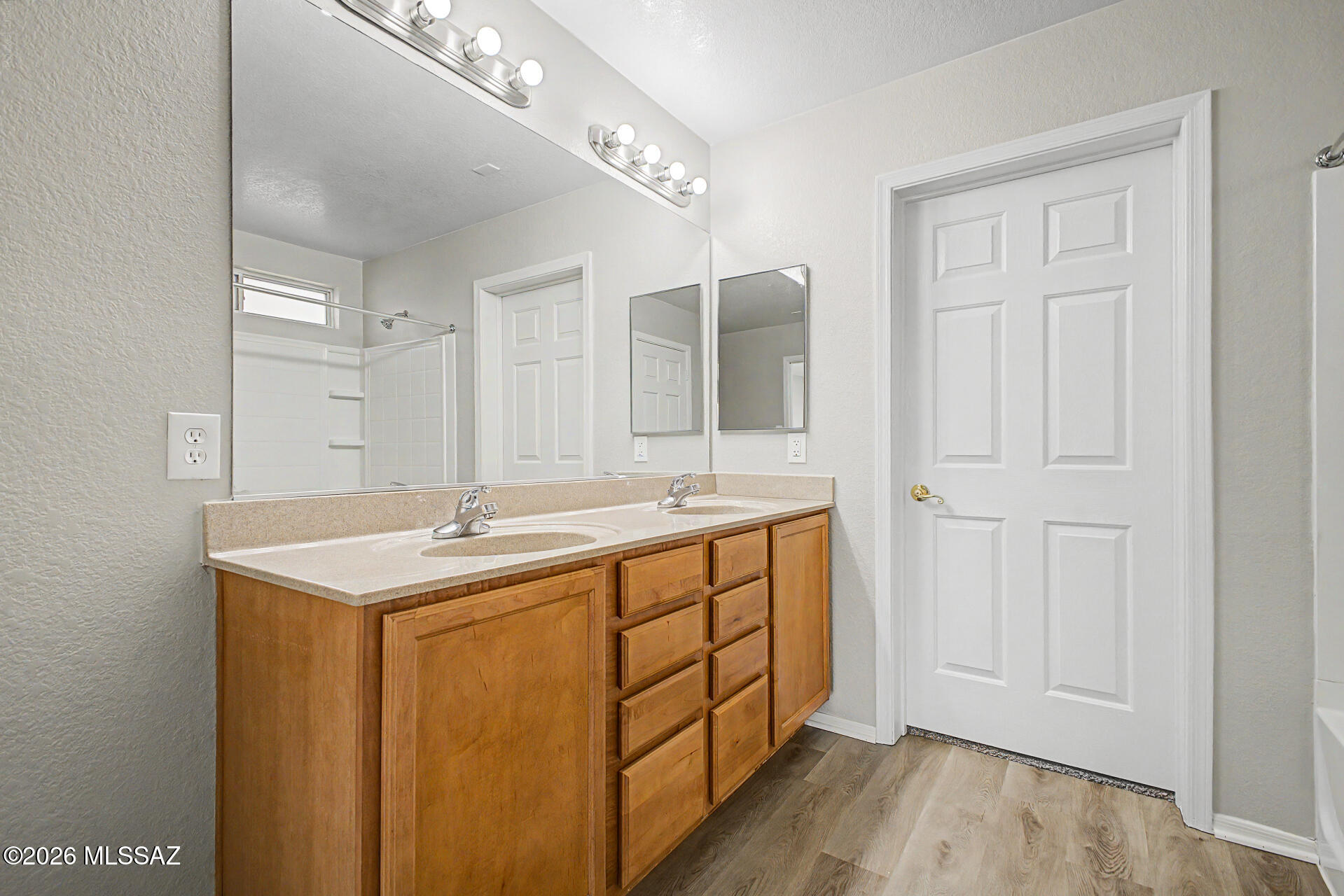 Black Horse (1-411) - Residential