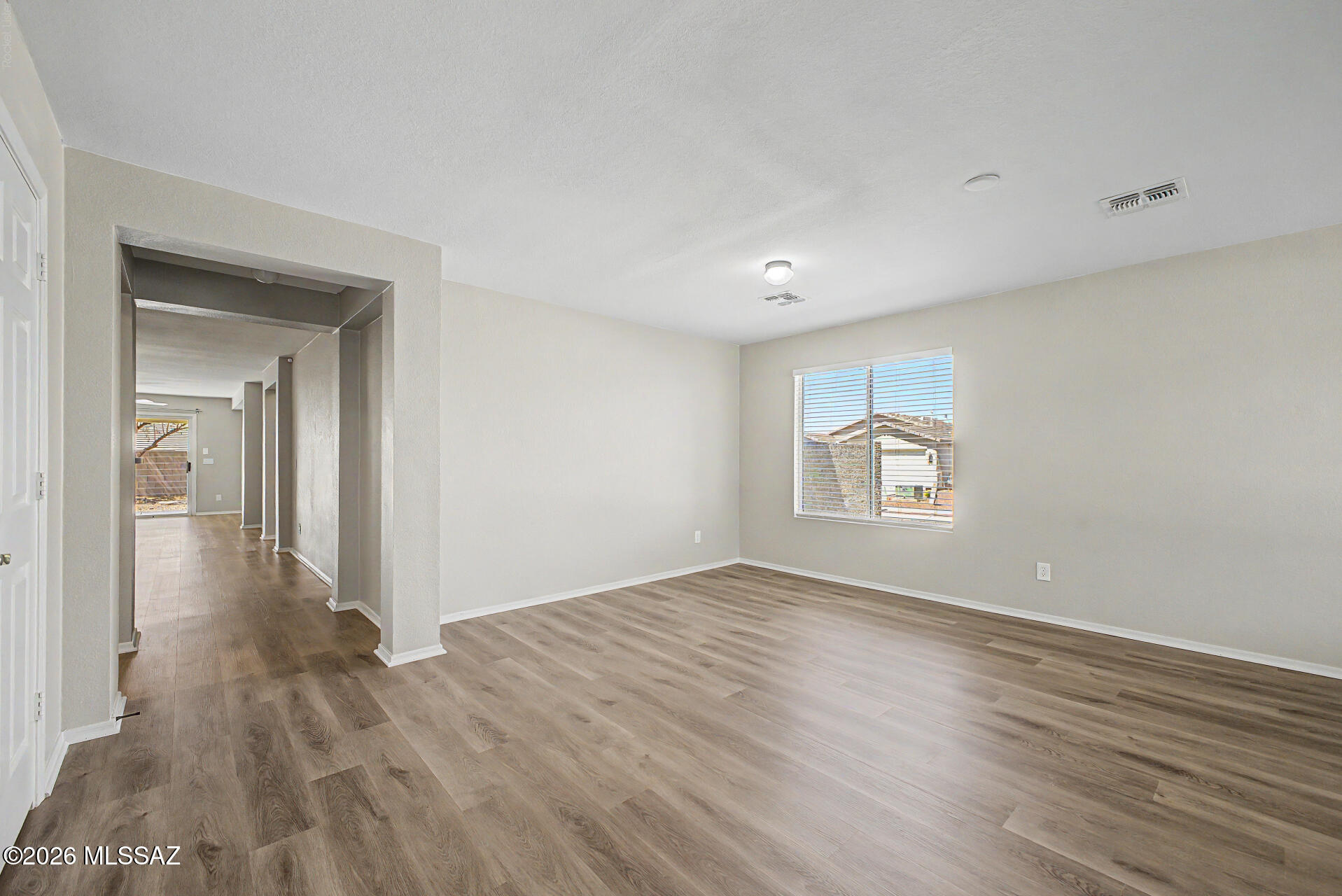 Black Horse (1-411) - Residential