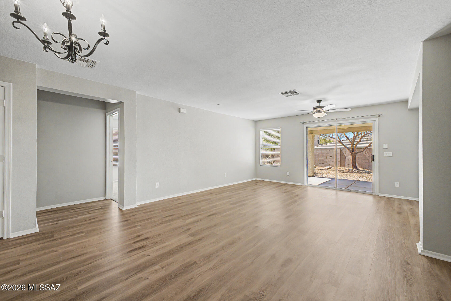Black Horse (1-411) - Residential