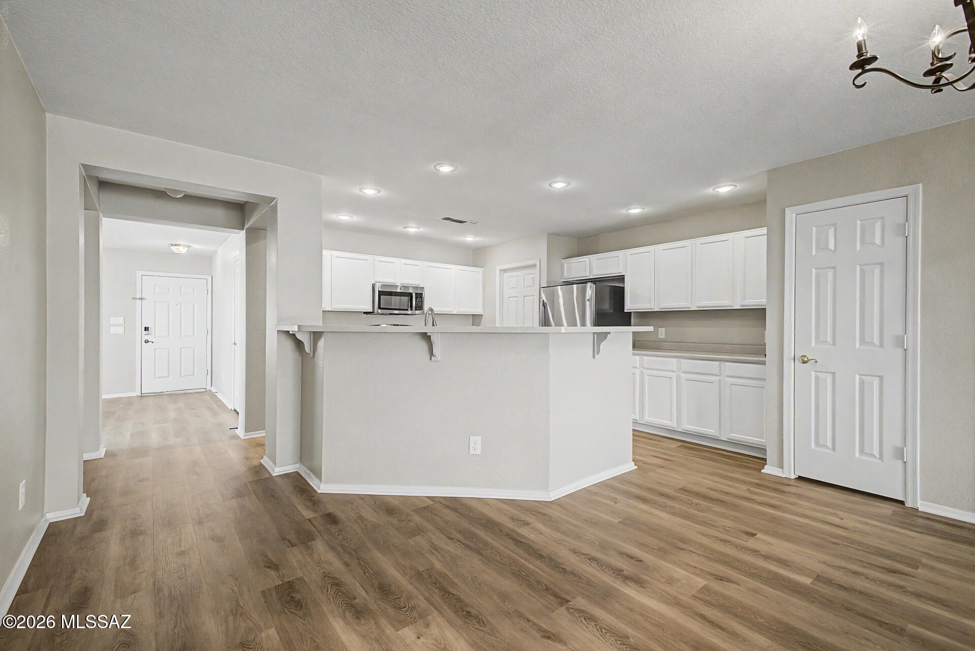 Black Horse (1-411) - Residential