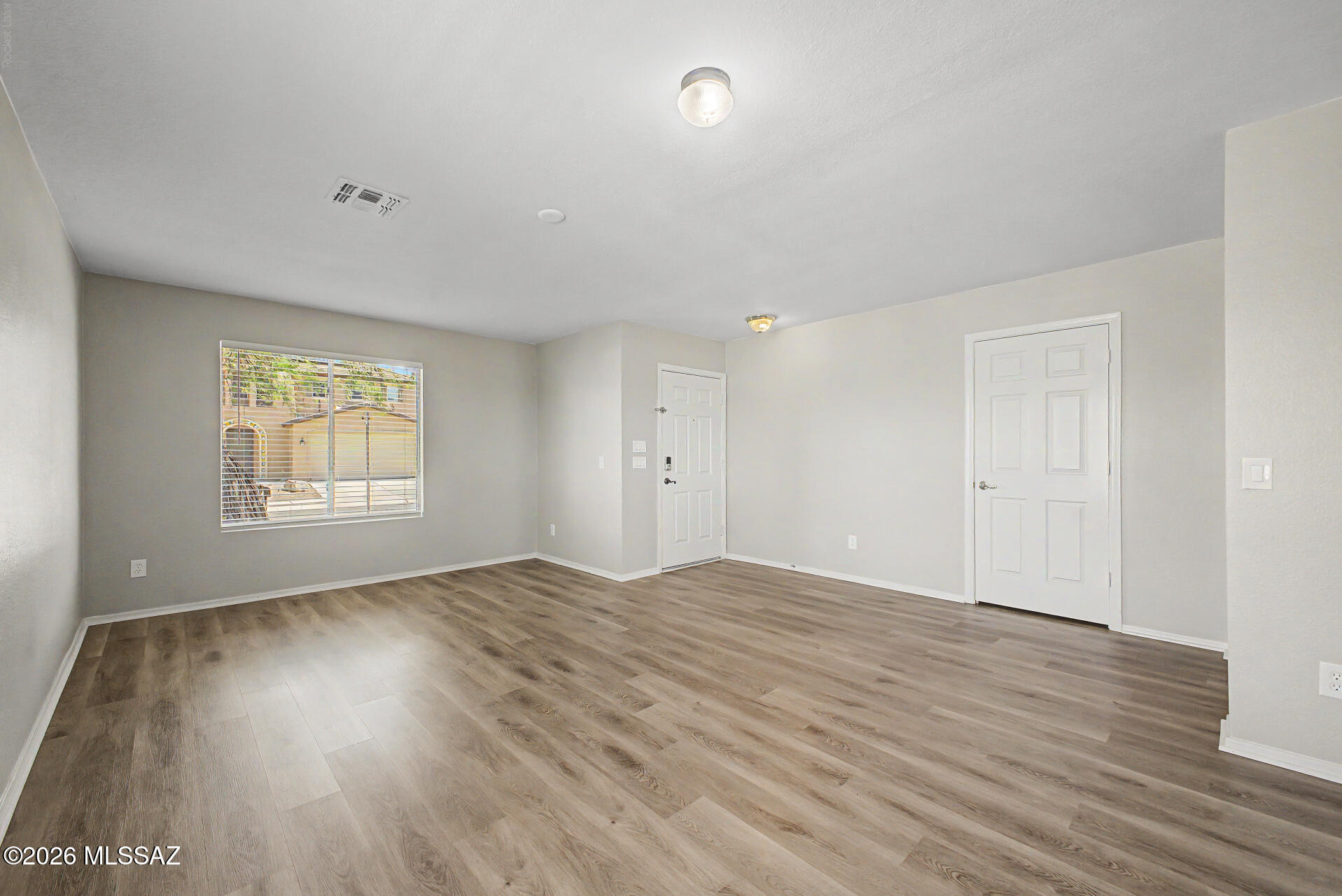 Black Horse (1-411) - Residential