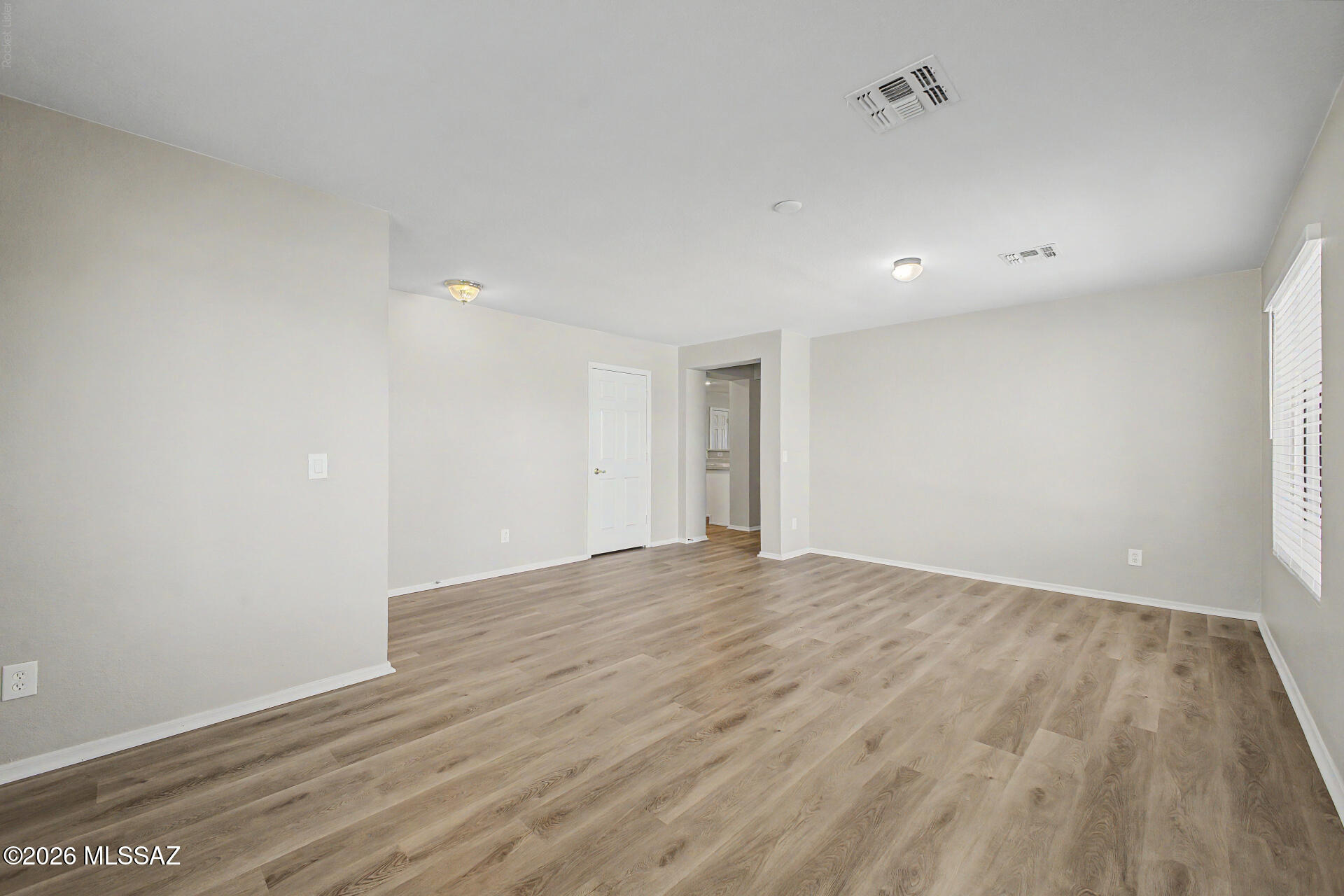Black Horse (1-411) - Residential