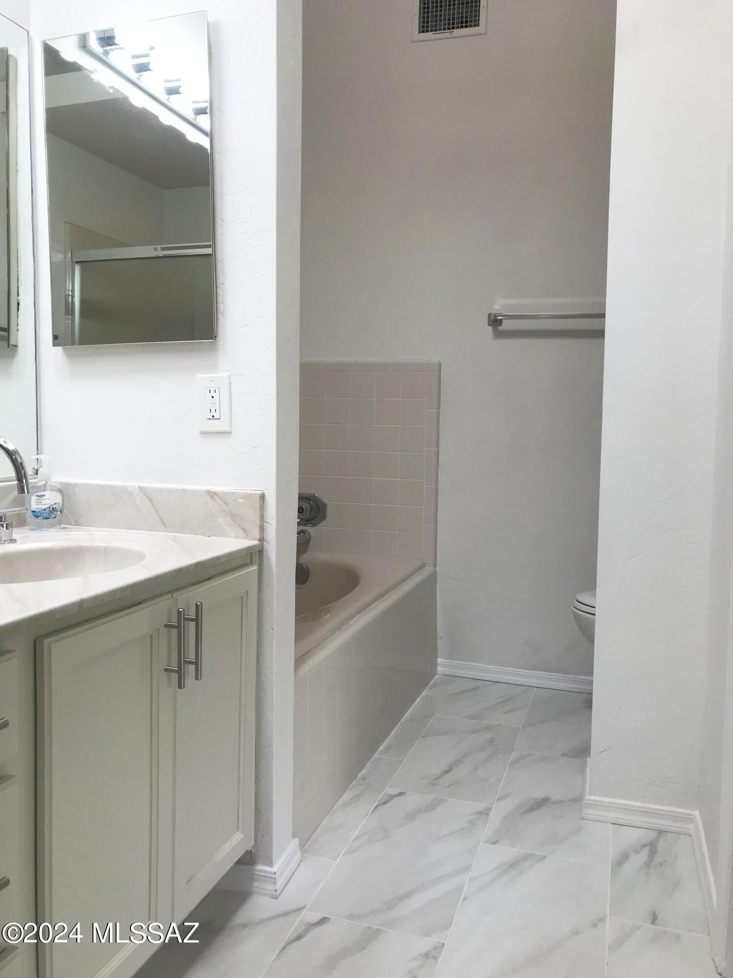 Deer Run (1-63) - Residential Lease