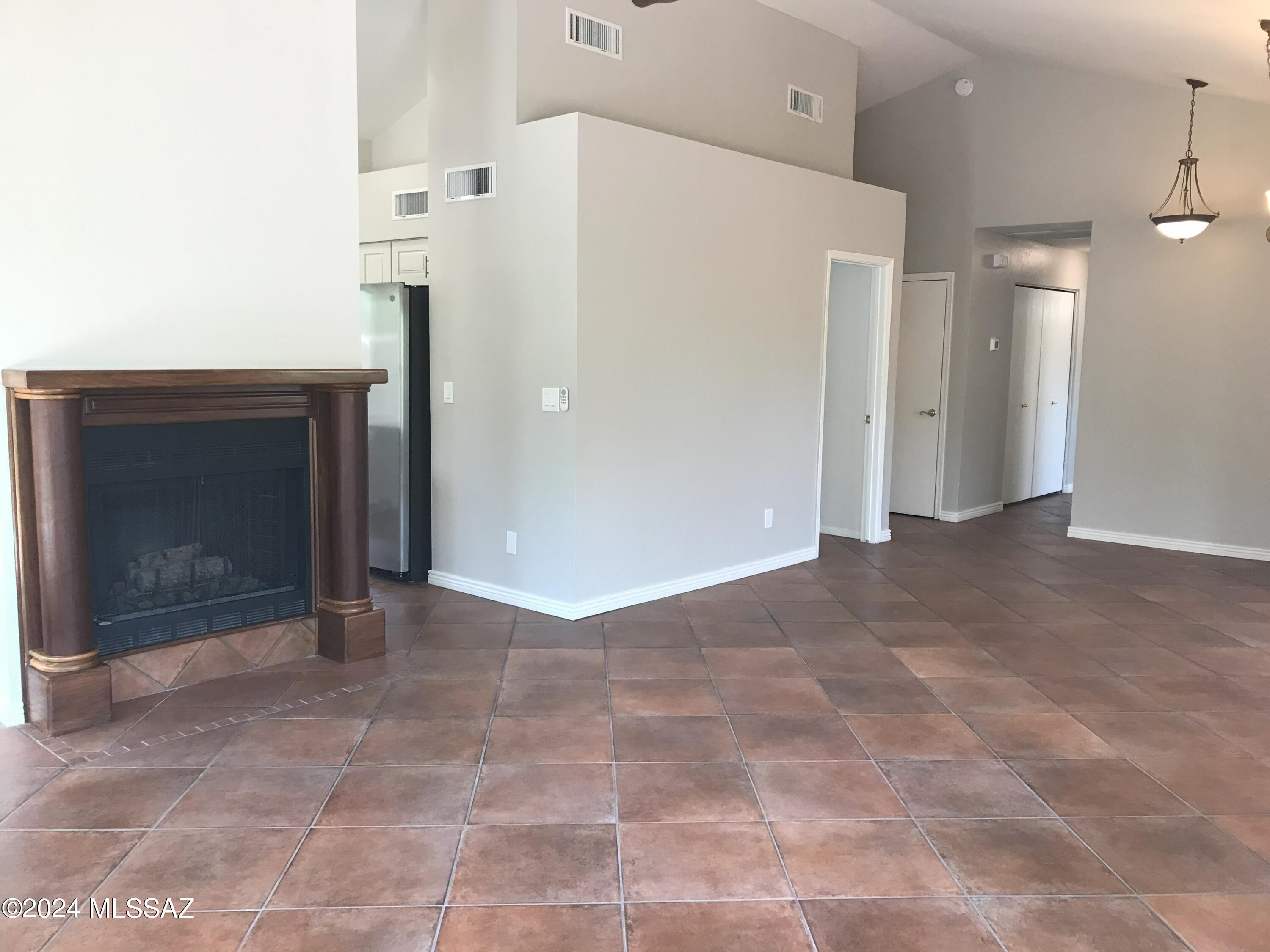 Deer Run (1-63) - Residential Lease