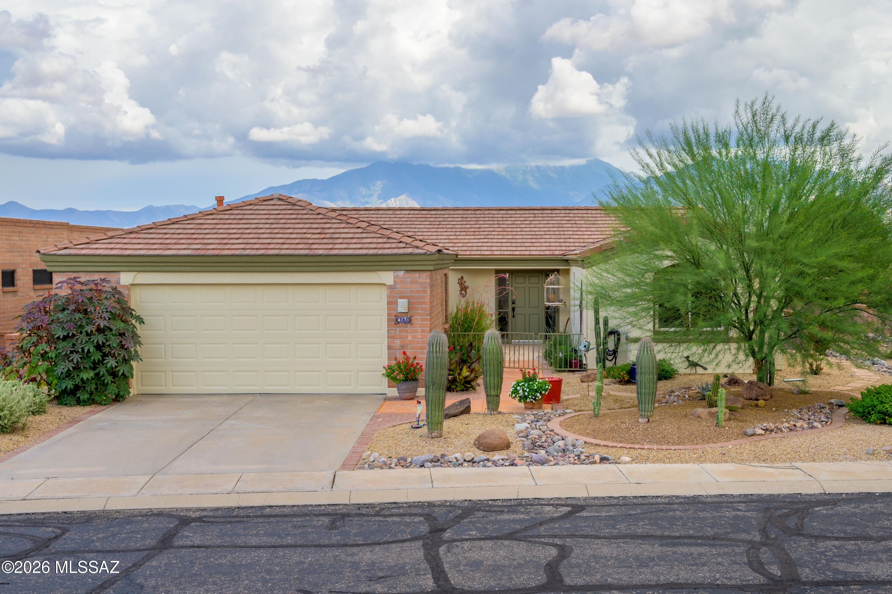 San Ignacio Heights (93-135) - Residential