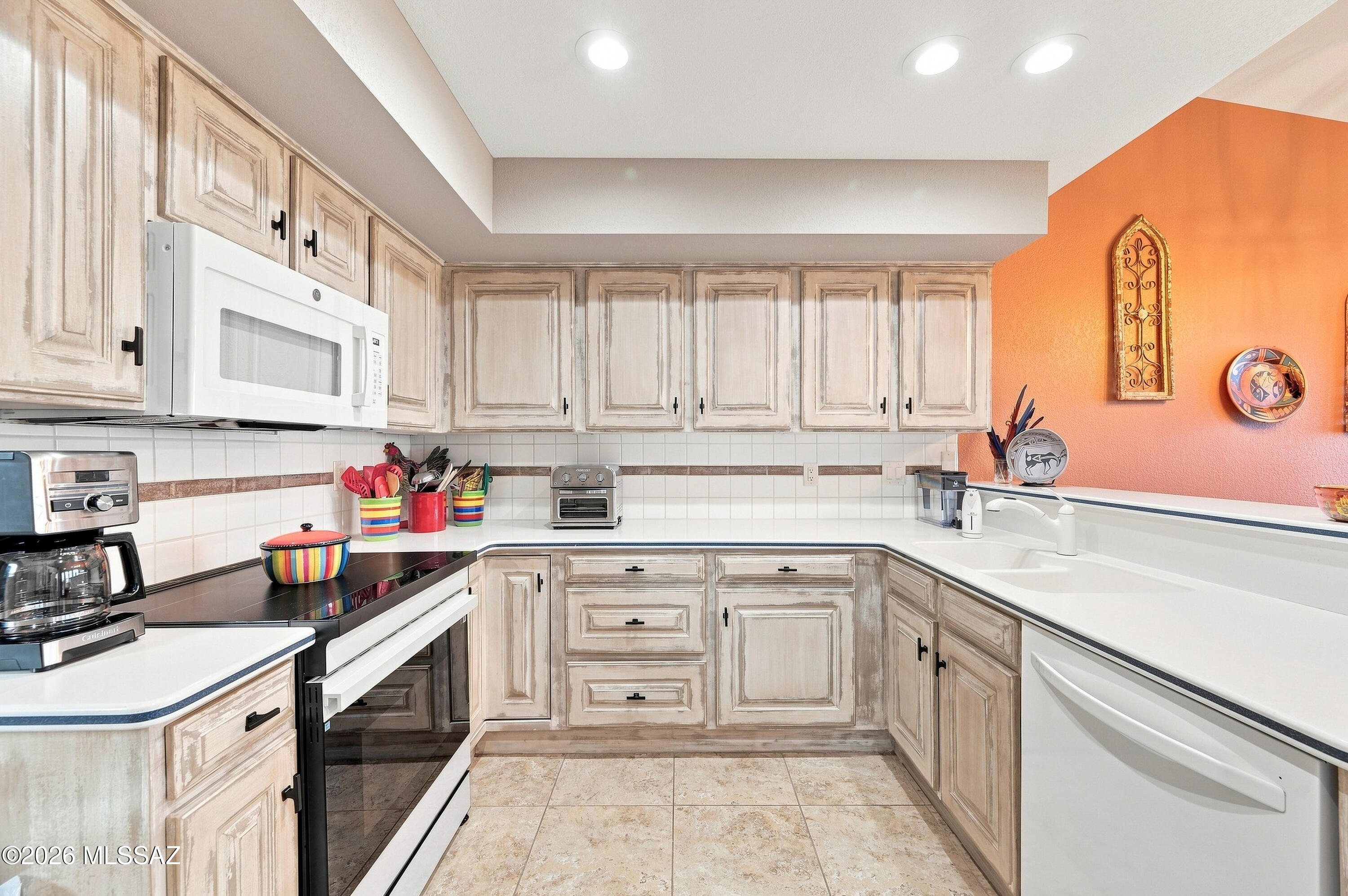 San Ignacio Heights (93-135) - Residential
