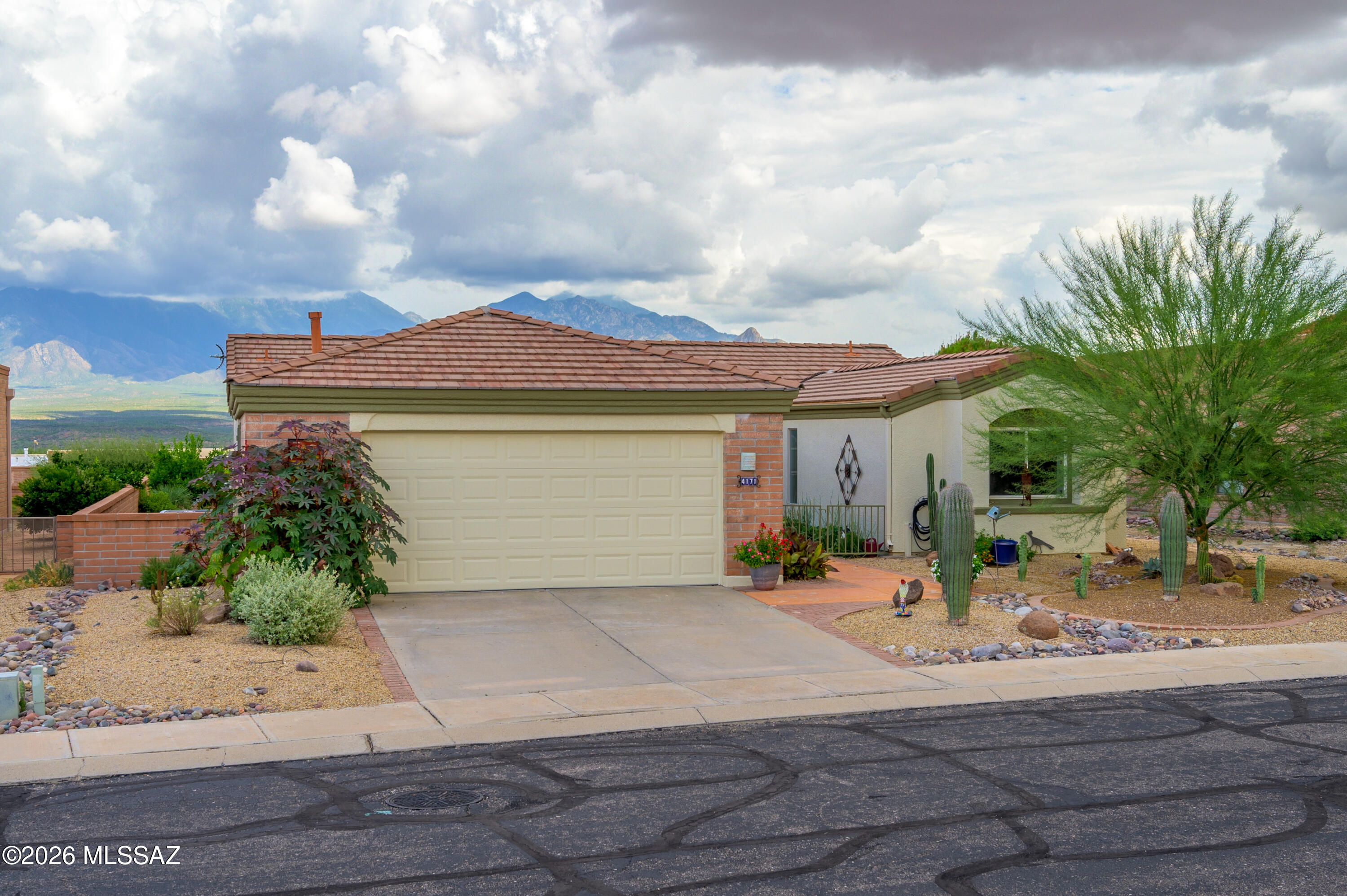 San Ignacio Heights (93-135) - Residential