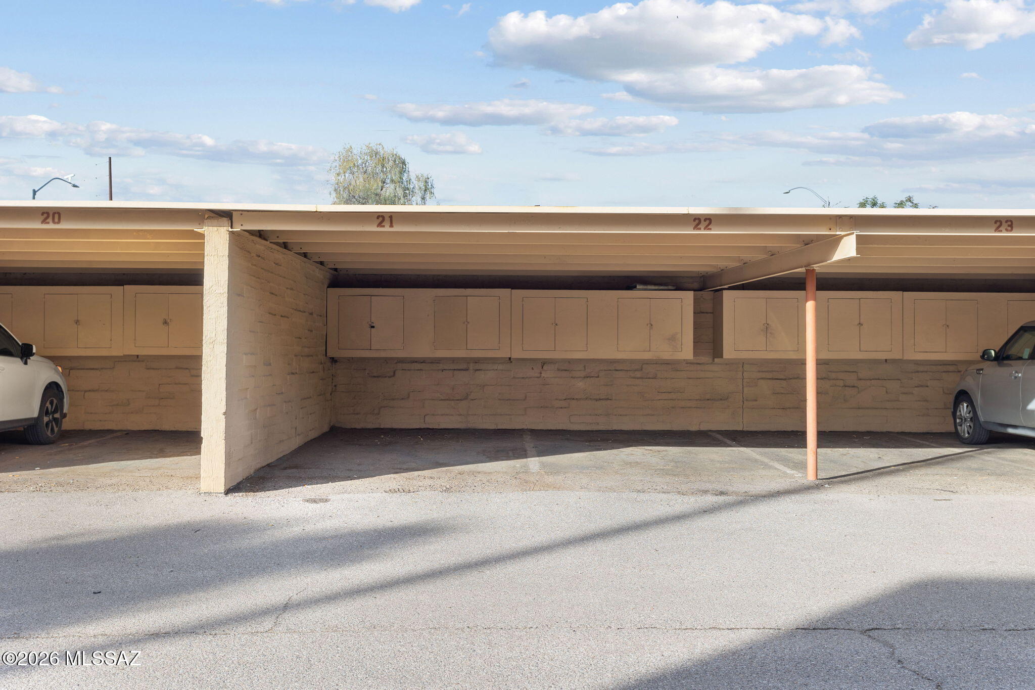 Villa Paraiso (1-67) - Residential