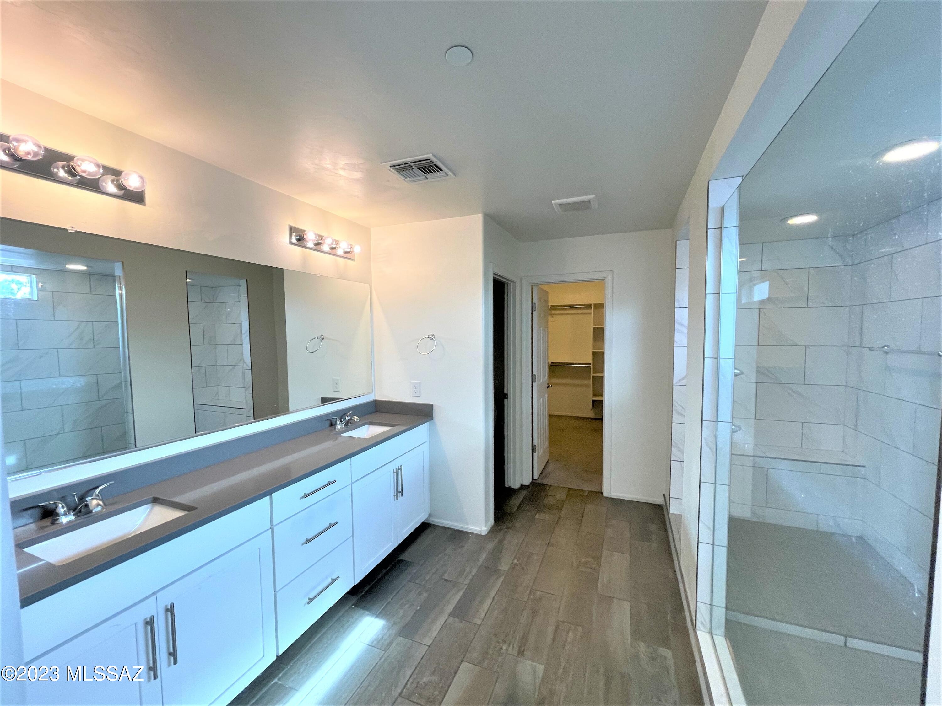 Linda Vista Heights SQ20161440591 - Residential Lease