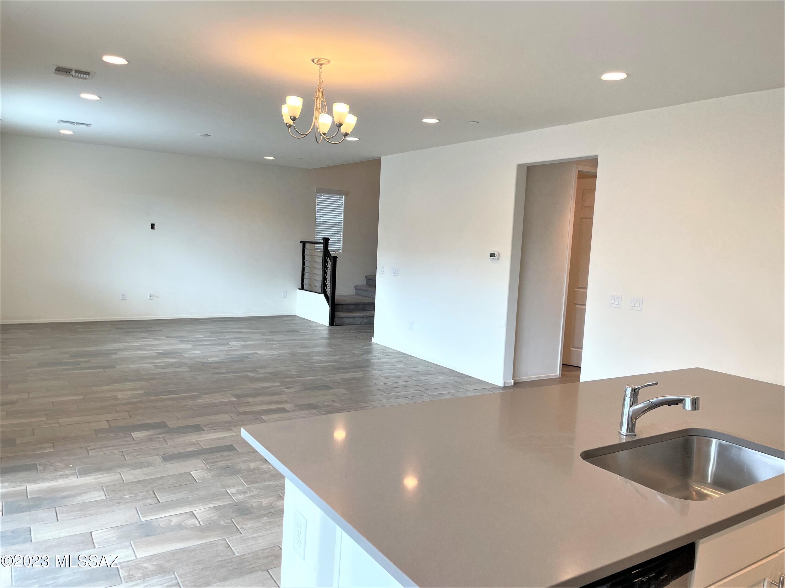 Linda Vista Heights SQ20161440591 - Residential Lease