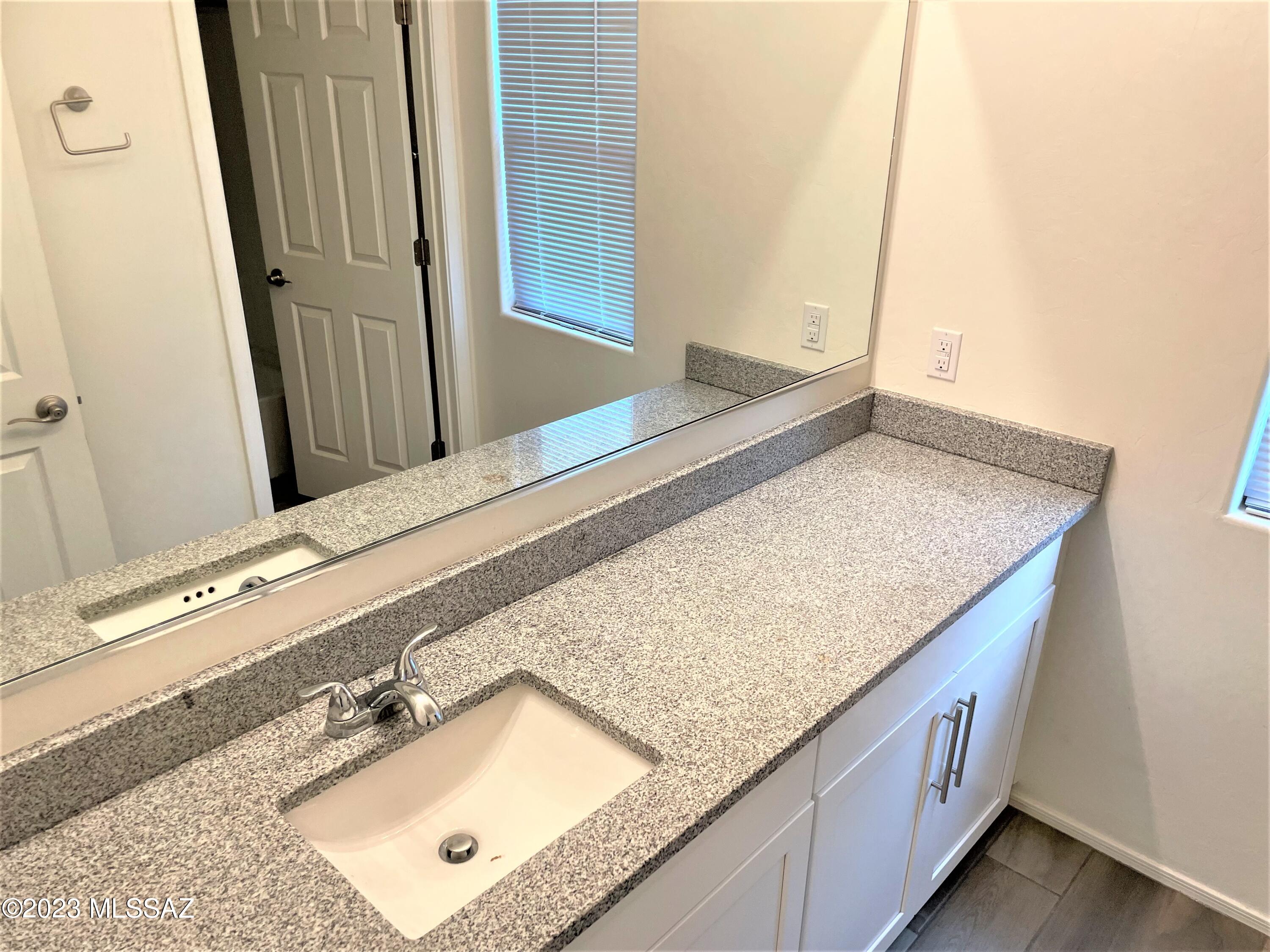Linda Vista Heights SQ20161440591 - Residential Lease