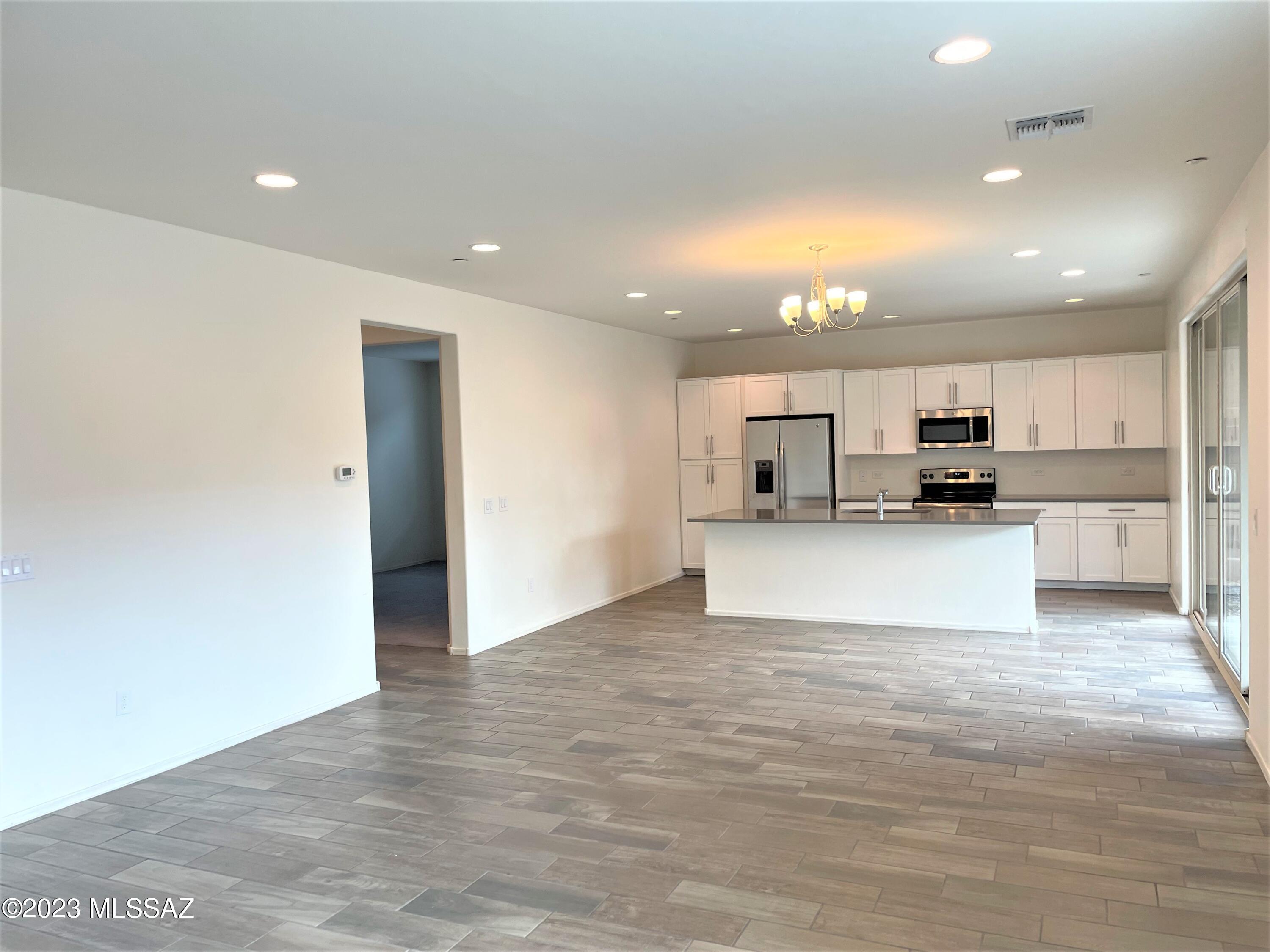 Linda Vista Heights SQ20161440591 - Residential Lease
