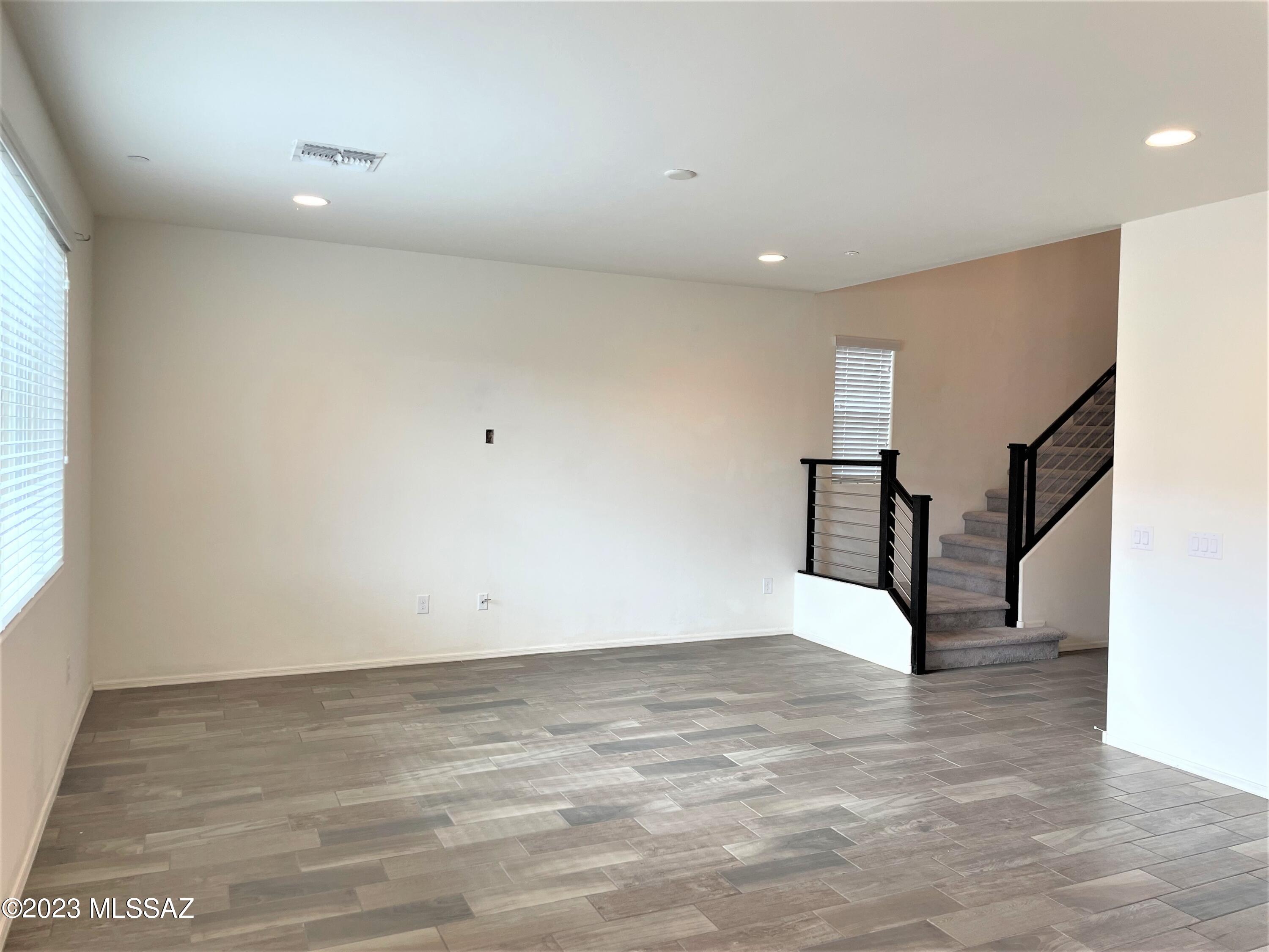 Linda Vista Heights SQ20161440591 - Residential Lease