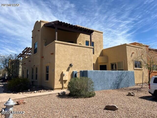 Beautiful two and three bedroom town homes nestled in the Barrio de Tubac Master planned Community and close to everything you need!! The village of Tubac with shopping, restaurants and historic features is only minutes away and a pool, gym and hot tub are right around the corner! These beautifully constructed homes are engineered for energy efficiency as well as functionality. Each unit has a sky deck which affords stunning views and is a great place to enjoy your favorite beverage while watching the stunning Tubac sunrises and sunsets! Invest in your happiness and start enjoying the Tubac lifestyle today!