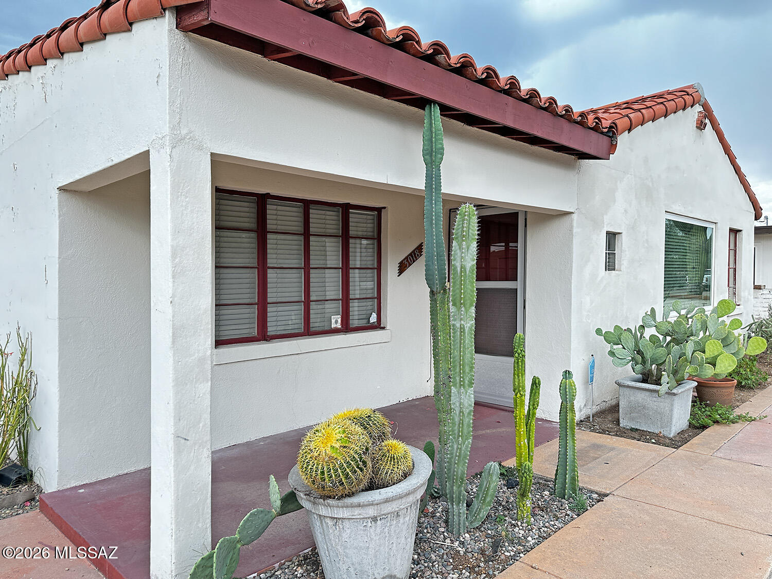 Historic Blenman Neighborhood bungalow. If you are looking for charm and character you definitely want to see this home, from the decorative plaster ceilings,  painted concrete floors to the French doors leading into the primary bedroom. This home is one you don't want to miss. Having a guest quarters is a huge plus adding additional living space for a  home office, creative studio or even personal gym, use your imagination. The property features a backyard pool which is an added bonus. Location, location, location!  Close to the U of A campus and so much more,
