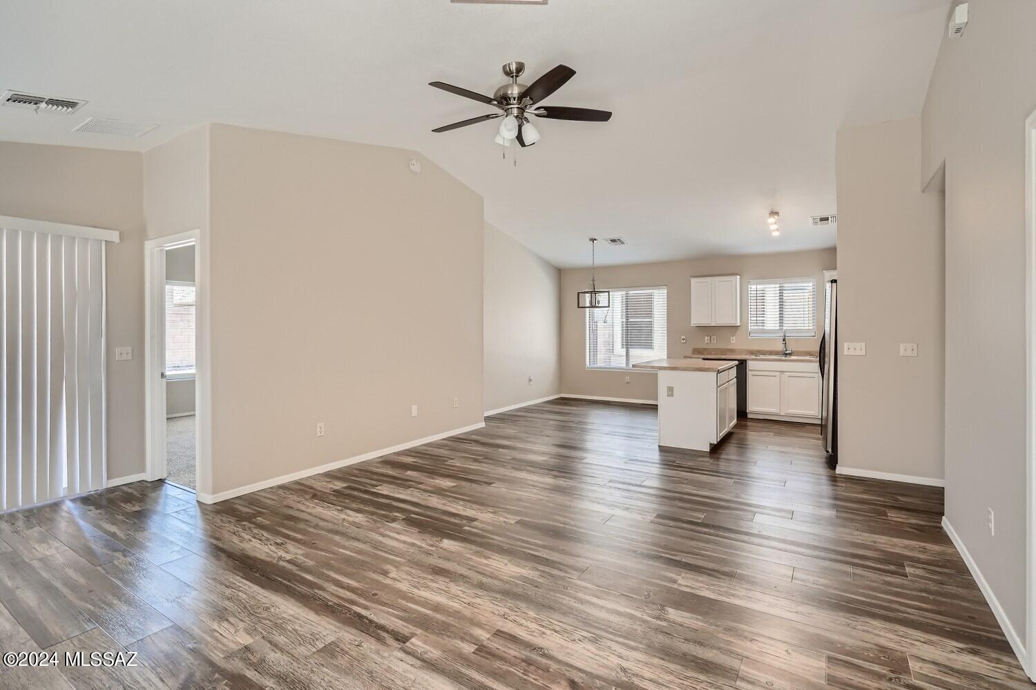 Rancho Del Lago (608-1030) - Residential Lease