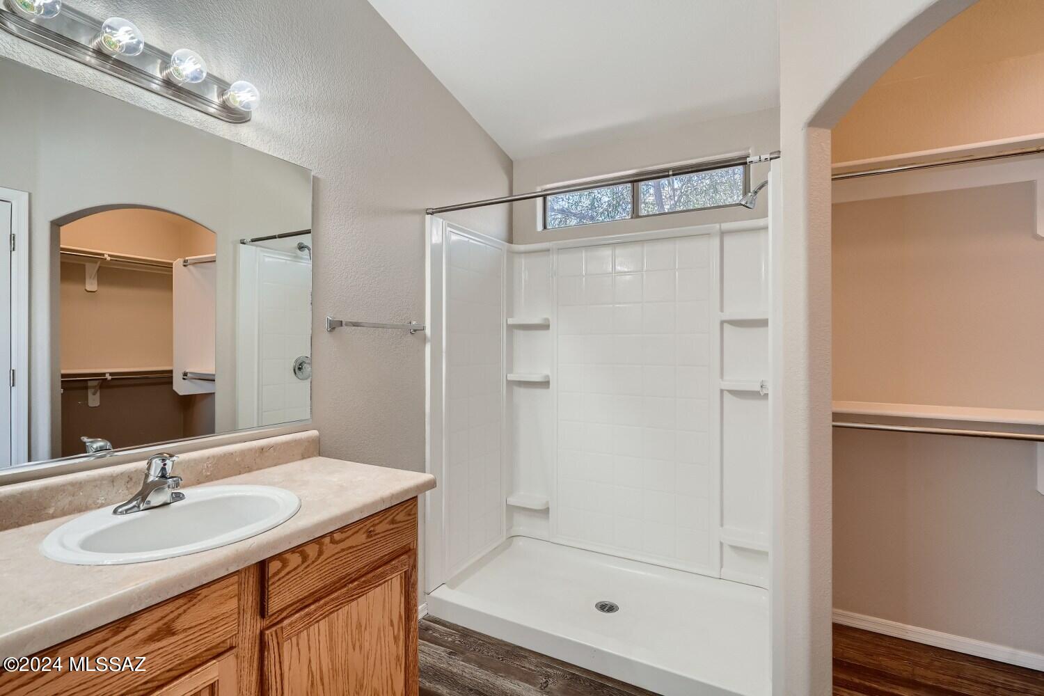 Rancho Del Lago (608-1030) - Residential Lease