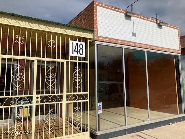 Downtown location for Storefront retail or office, great art gallery location, lots of possibilities.