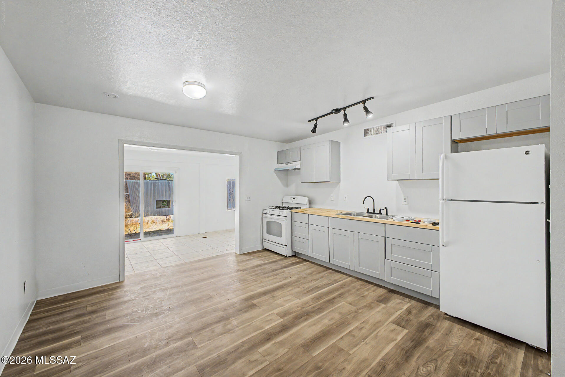 Silverlake Park (1-29) - Residential