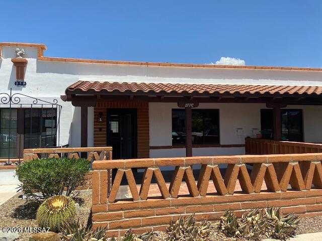1 bedroom and 1 bath condo with assigned parking.  Great for seasonal home or simplified living style.  Kitchen has a gas stove with nice cabinet space.  HOA maintains exterior, has a community pool and includes water.  Laundry closet included.  Lot of value here, take a look.