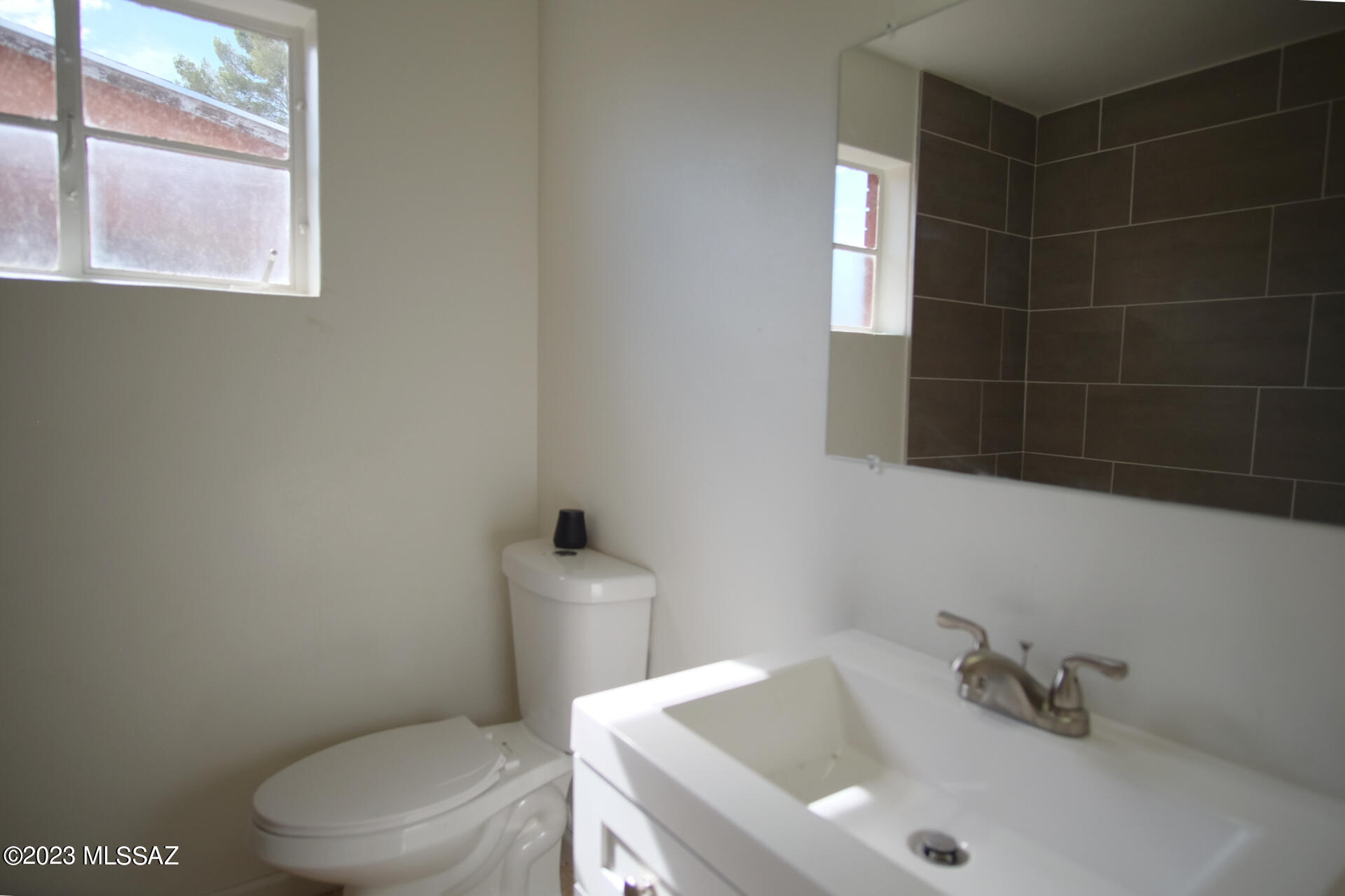Catalina Subd. NO. 2 Resub Lot 14 - Residential Lease
