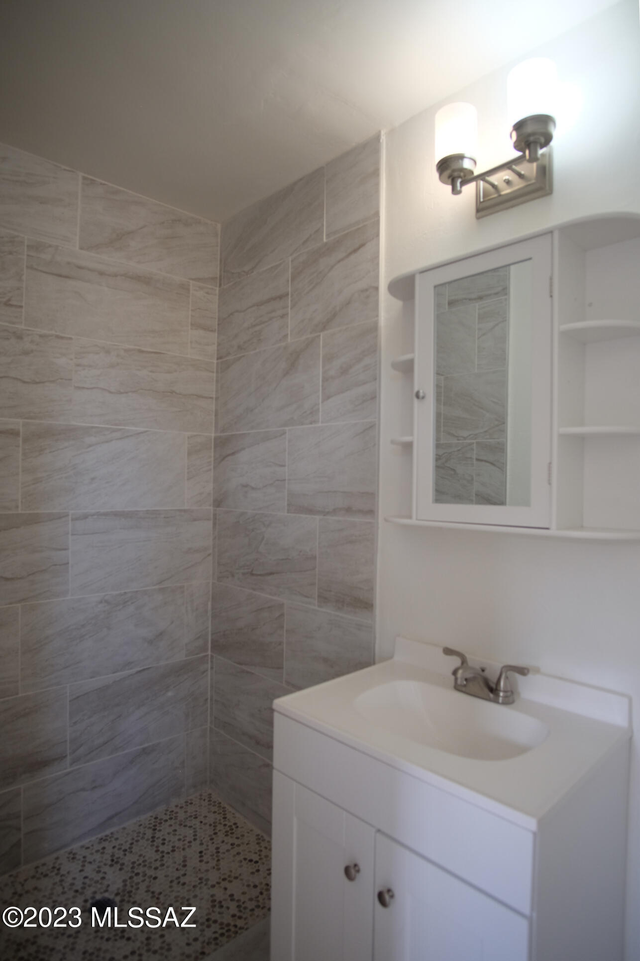 Catalina Subd. NO. 2 Resub Lot 14 - Residential Lease