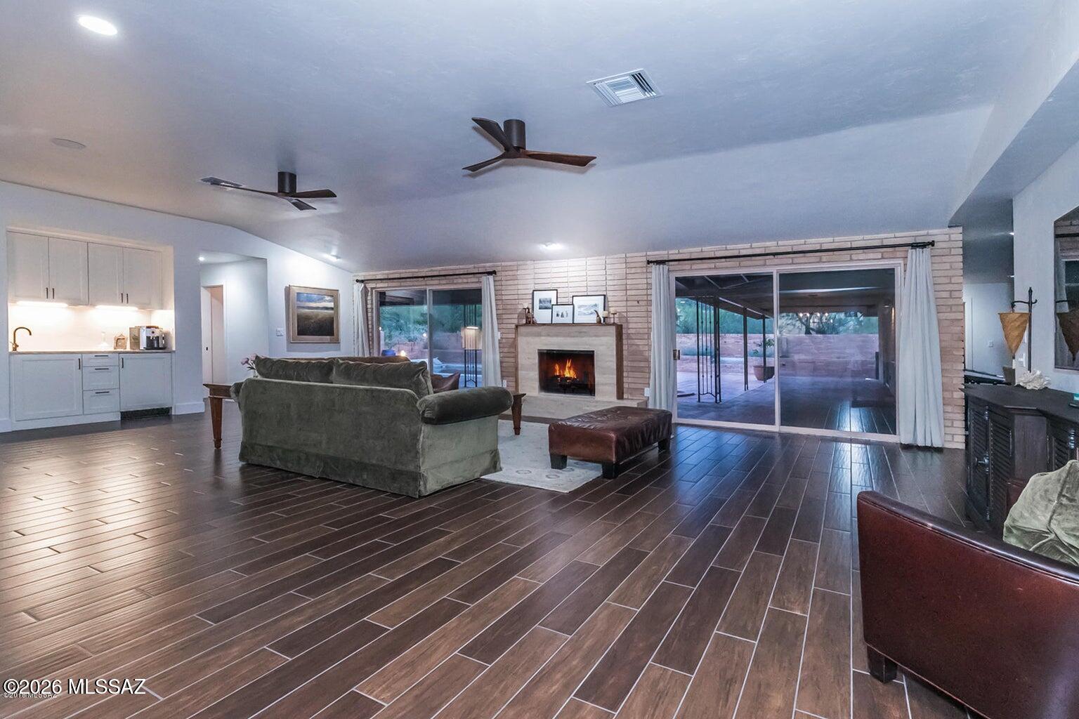 Unsubdivided - Residential Lease