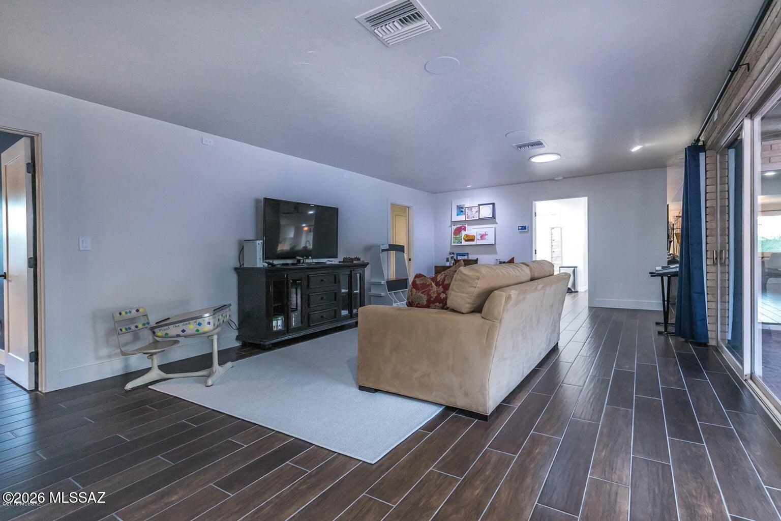Unsubdivided - Residential Lease