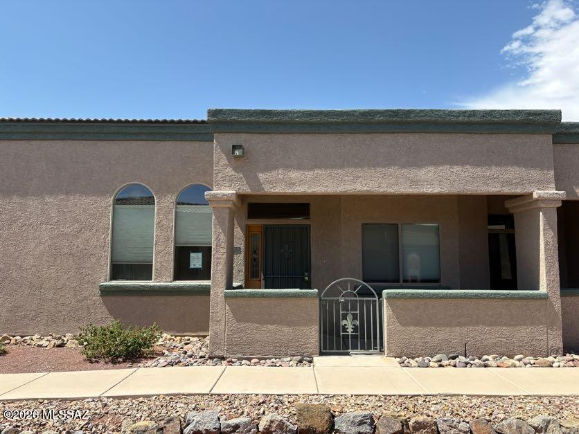 2 bedrooms, 2 full baths and laundry in the unit, this is the perfect place to call home. The community boasts beautiful mountain views and a refreshing pool and spa. Easy drive to downtown Tucson and I-10.  Screened porch.  Must be owner occupied.