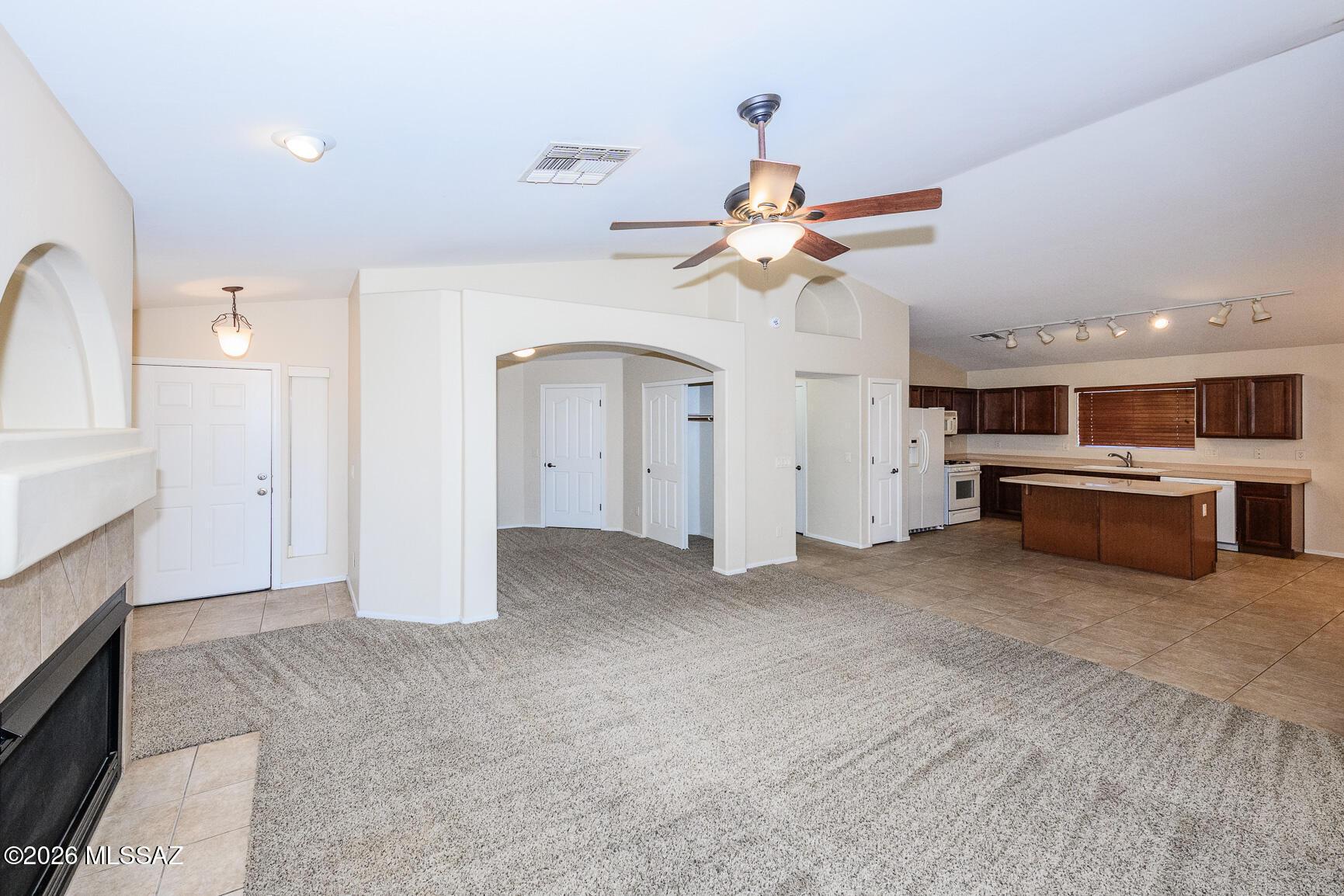 Rancho Del Lago (1-100) - Residential