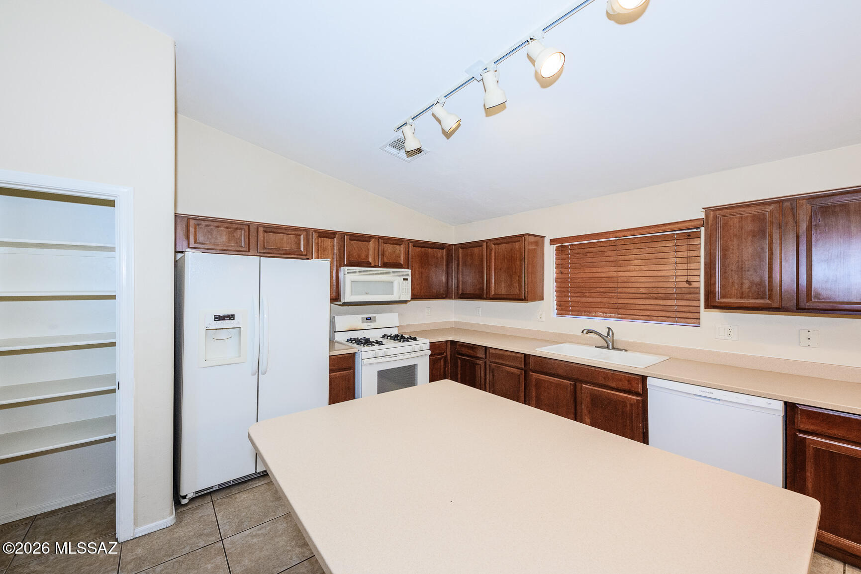 Rancho Del Lago (1-100) - Residential