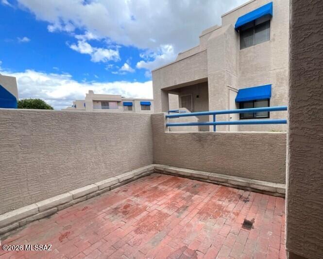 Summertree Condominiums (1-224) - Residential Lease