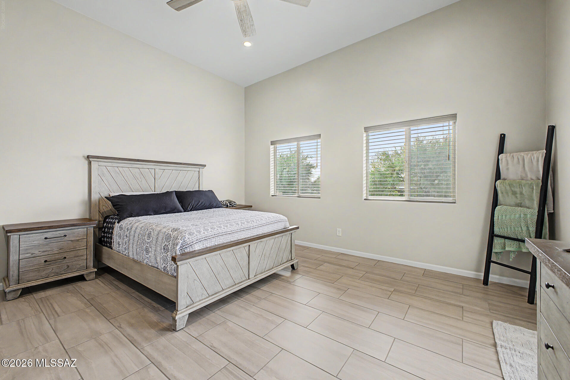 New Tucson Unit NO. 4 (1-203) - Residential Lease