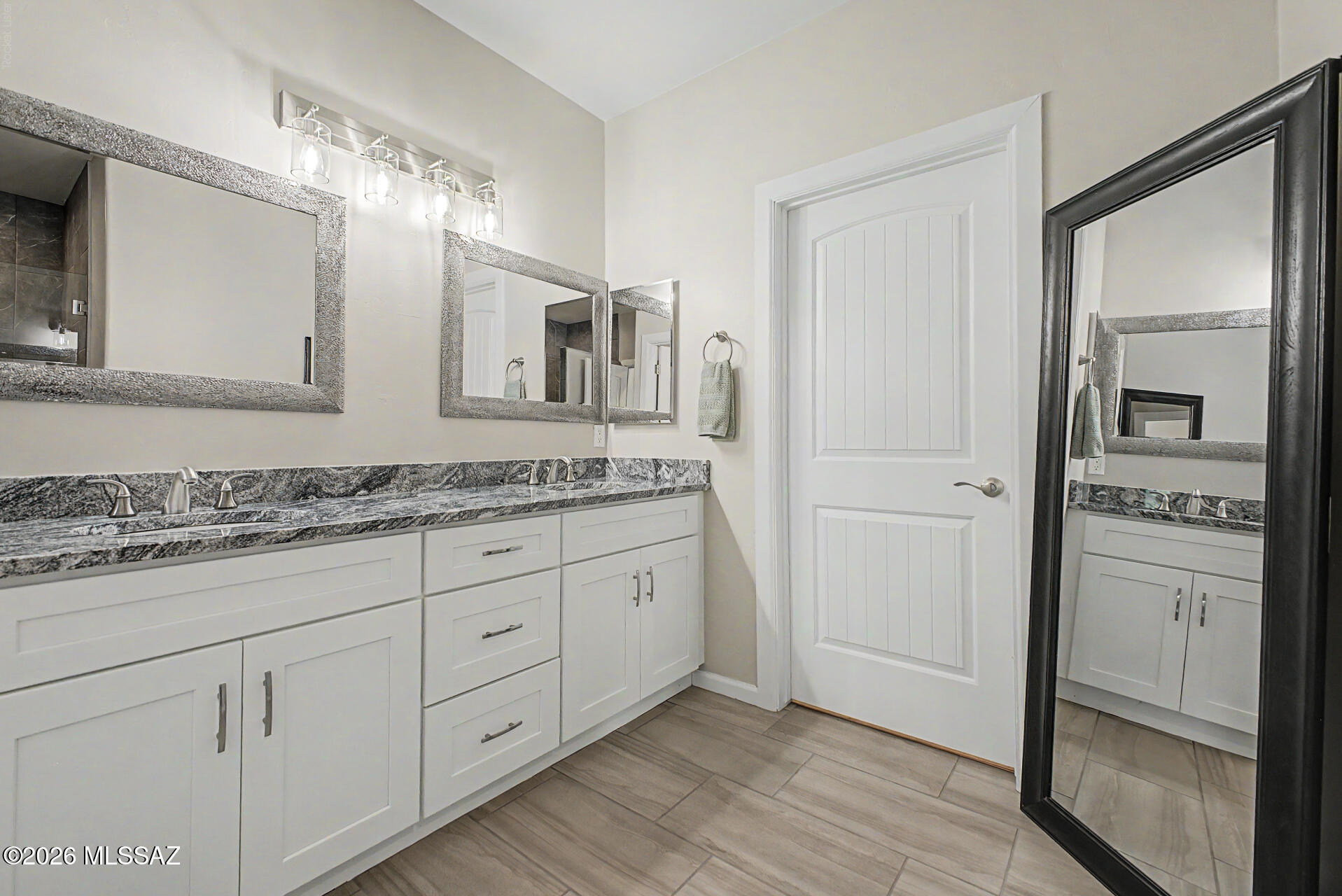 New Tucson Unit NO. 4 (1-203) - Residential Lease