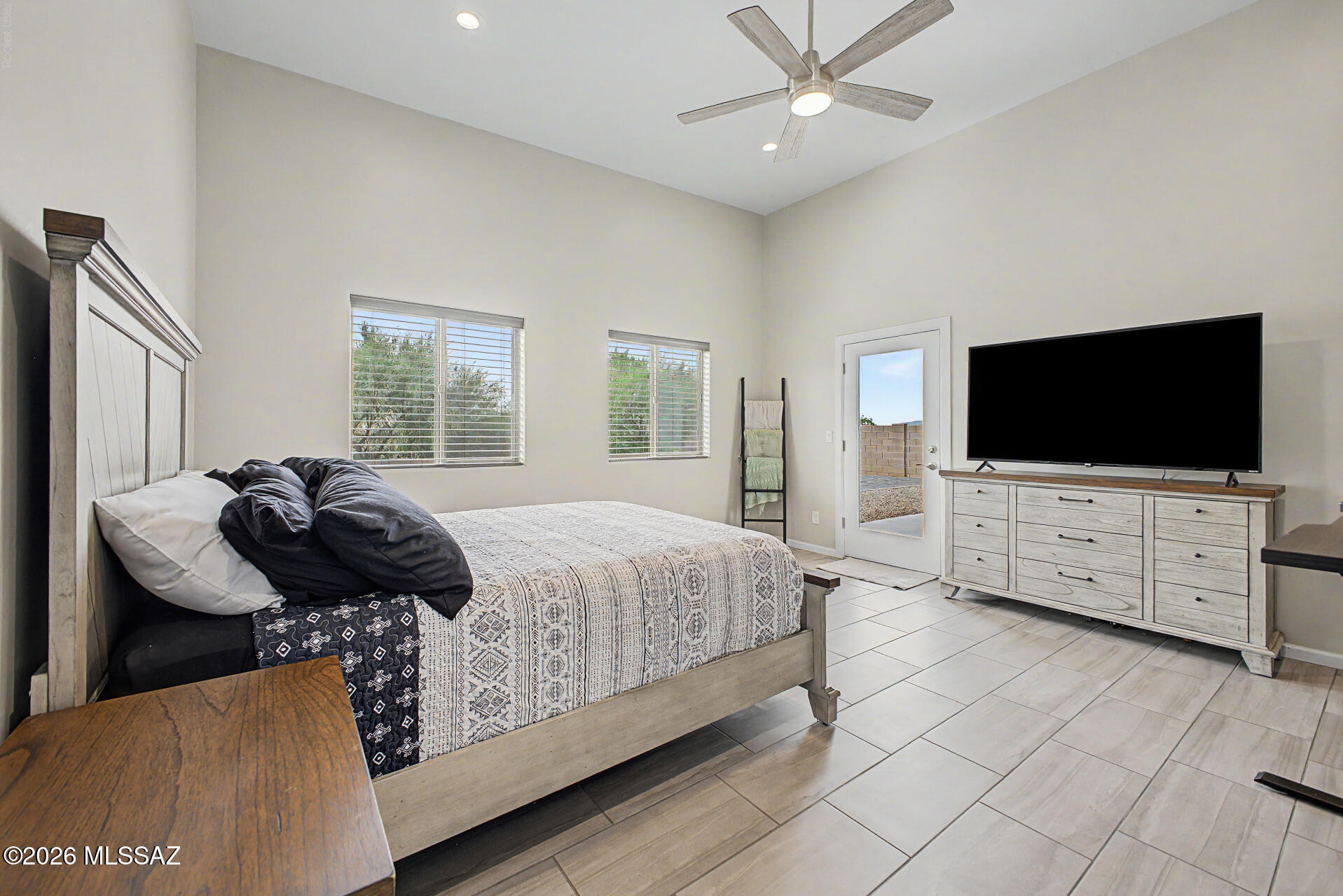New Tucson Unit NO. 4 (1-203) - Residential Lease
