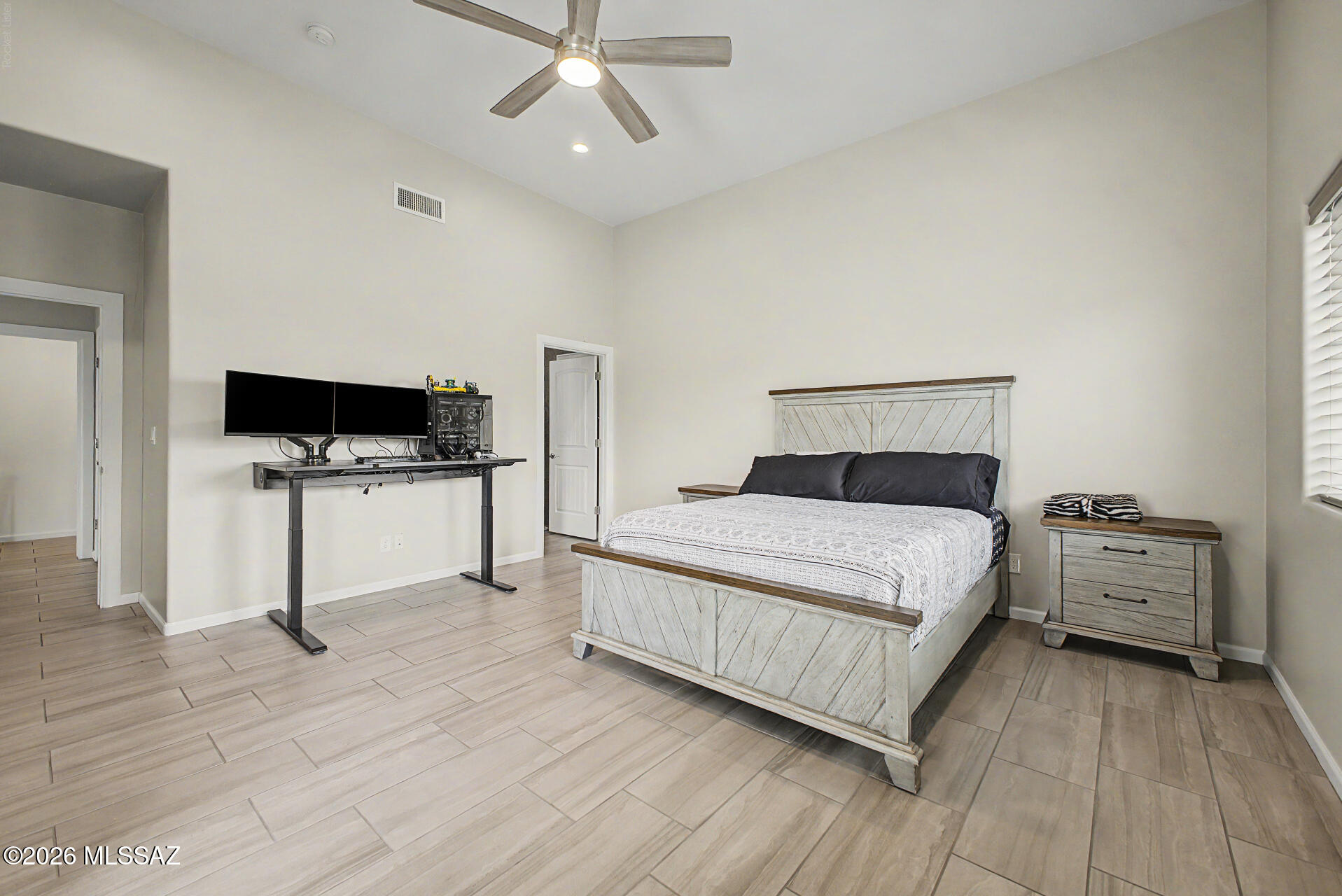 New Tucson Unit NO. 4 (1-203) - Residential Lease