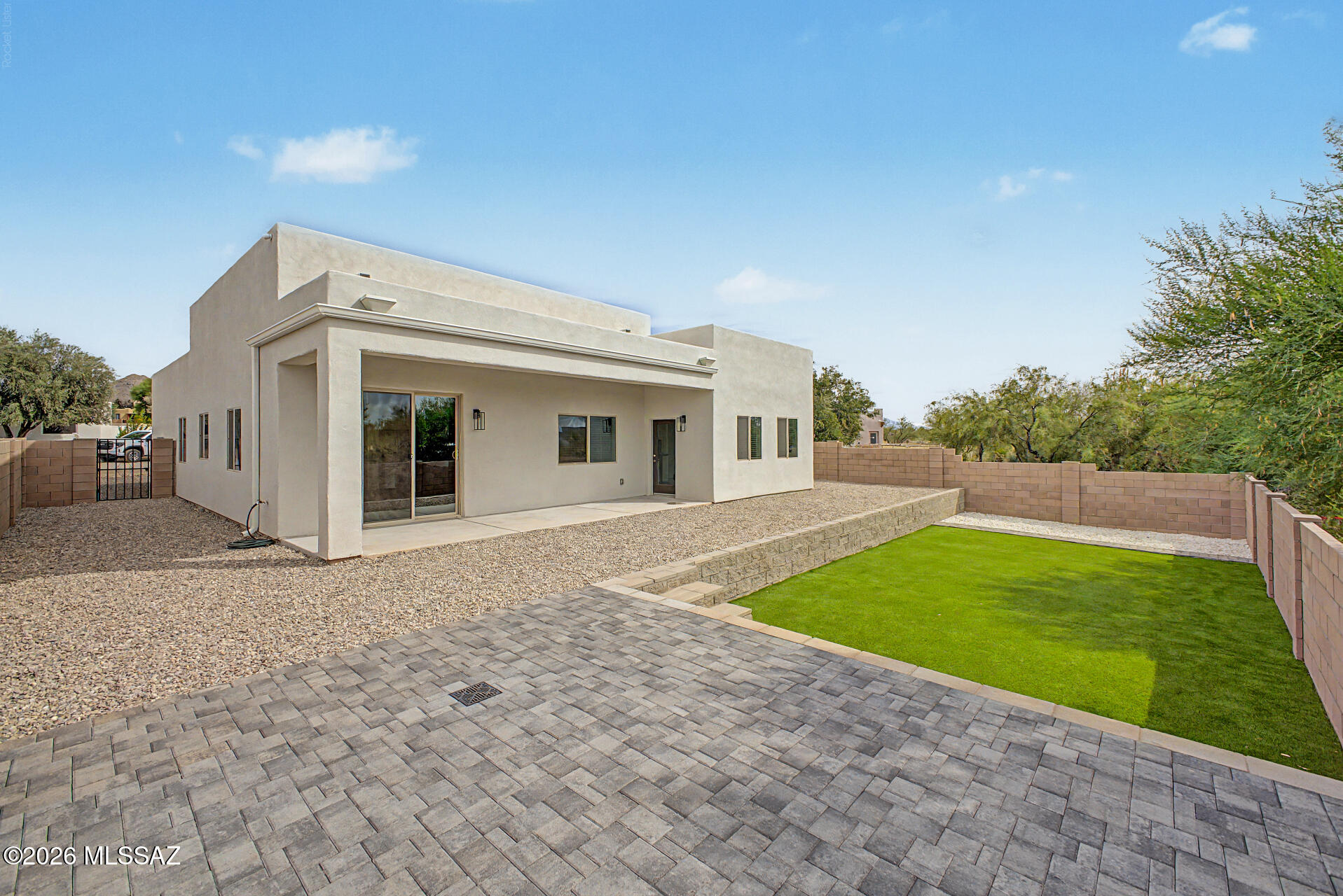New Tucson Unit NO. 4 (1-203) - Residential Lease