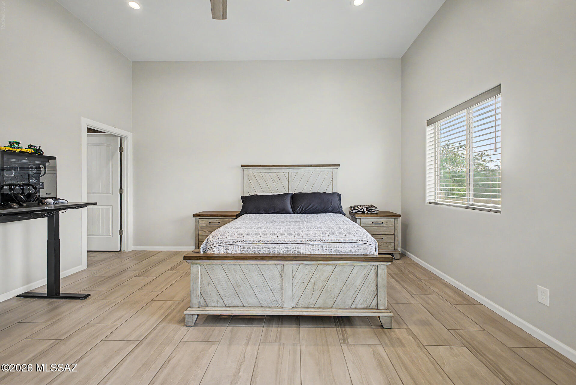 New Tucson Unit NO. 4 (1-203) - Residential Lease