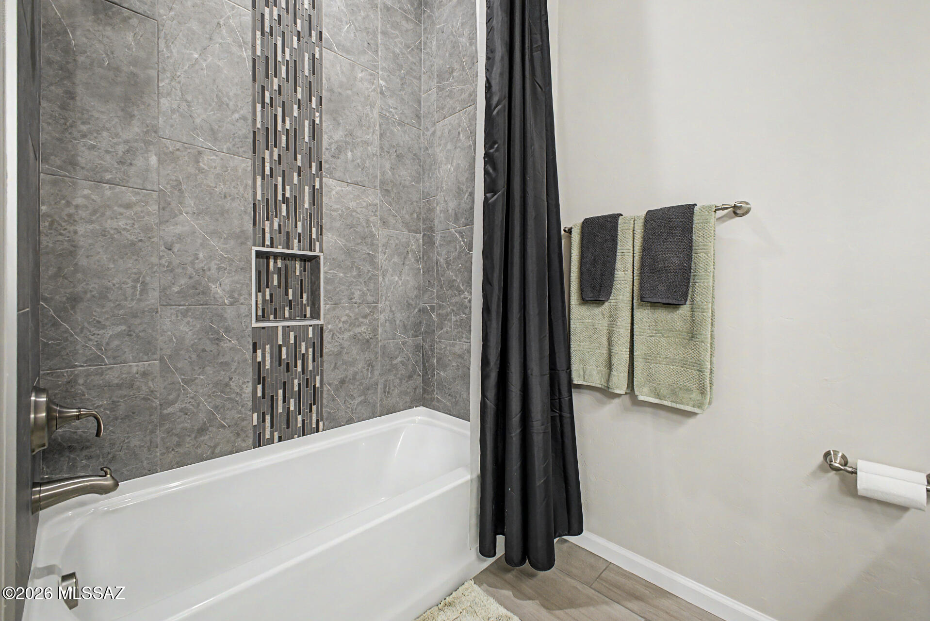 New Tucson Unit NO. 4 (1-203) - Residential Lease