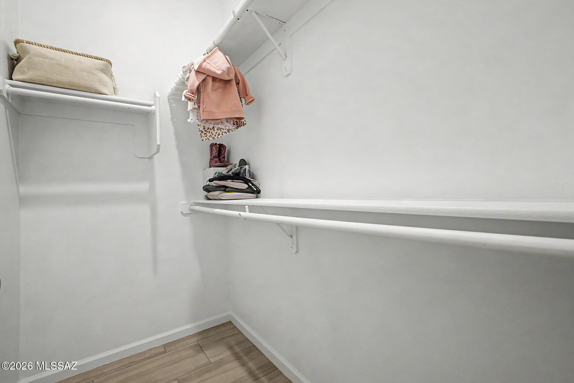 New Tucson Unit NO. 4 (1-203) - Residential Lease